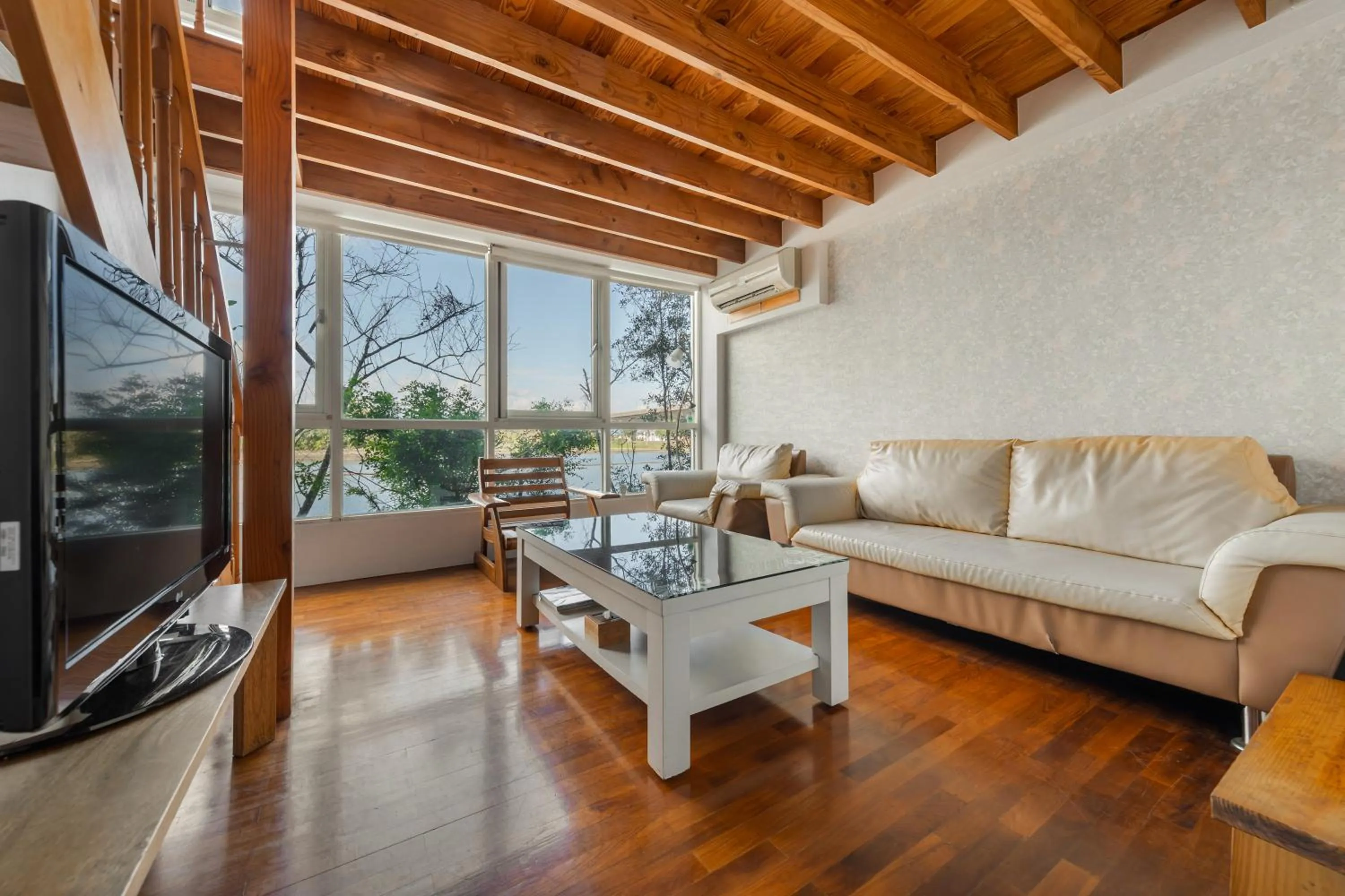Seating area in Green Forest Villa