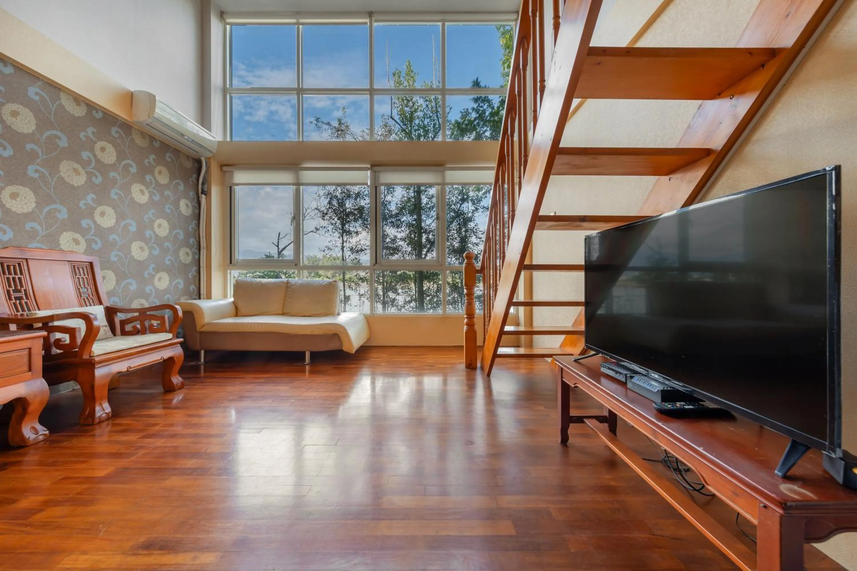 Seating area in Green Forest Villa