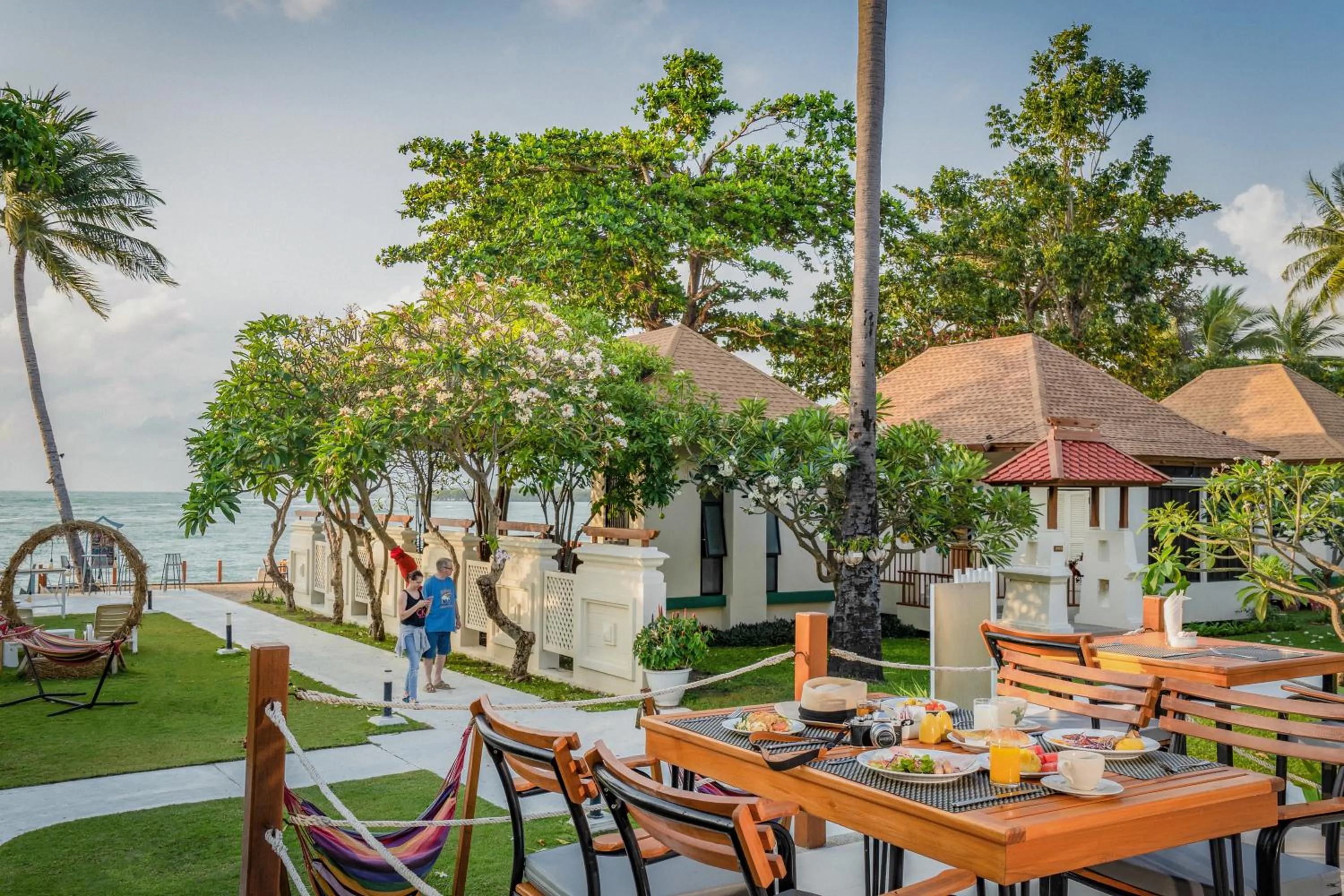 Restaurant/places to eat in The Briza Beach Resort, Samui - SHA Plus