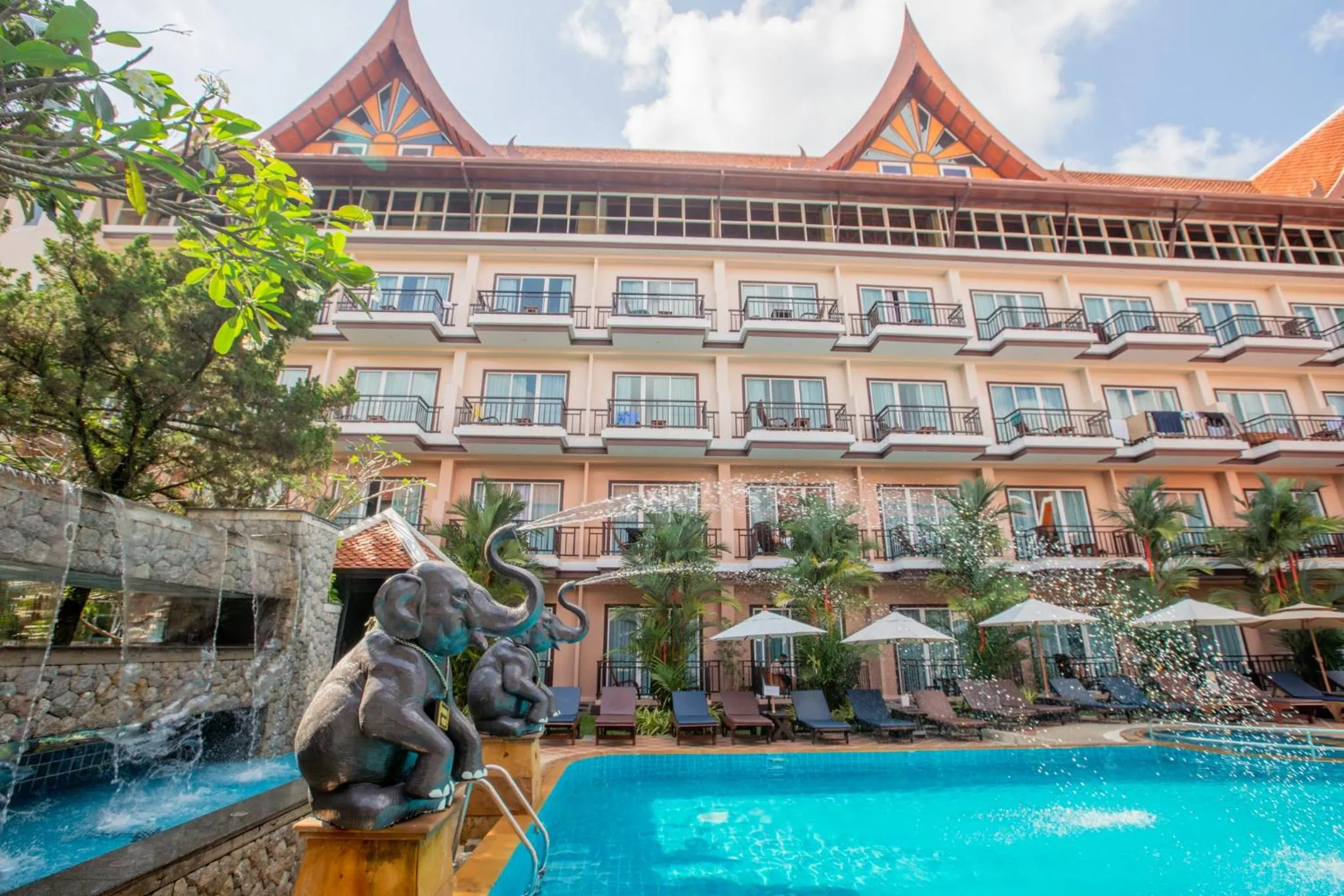 Pool view in Nipa Resort, Patong Beach