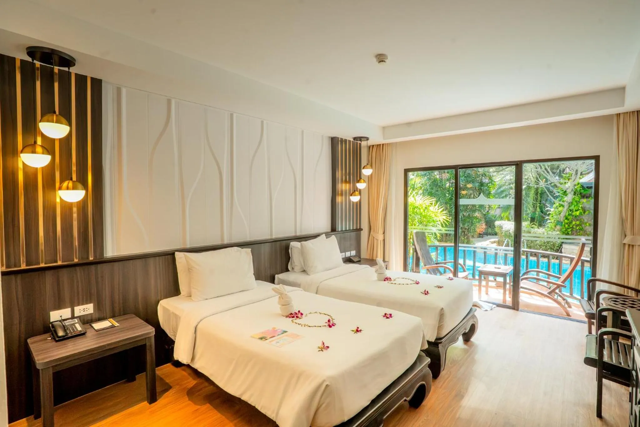Photo of the whole room, Bed in Nipa Resort, Patong Beach