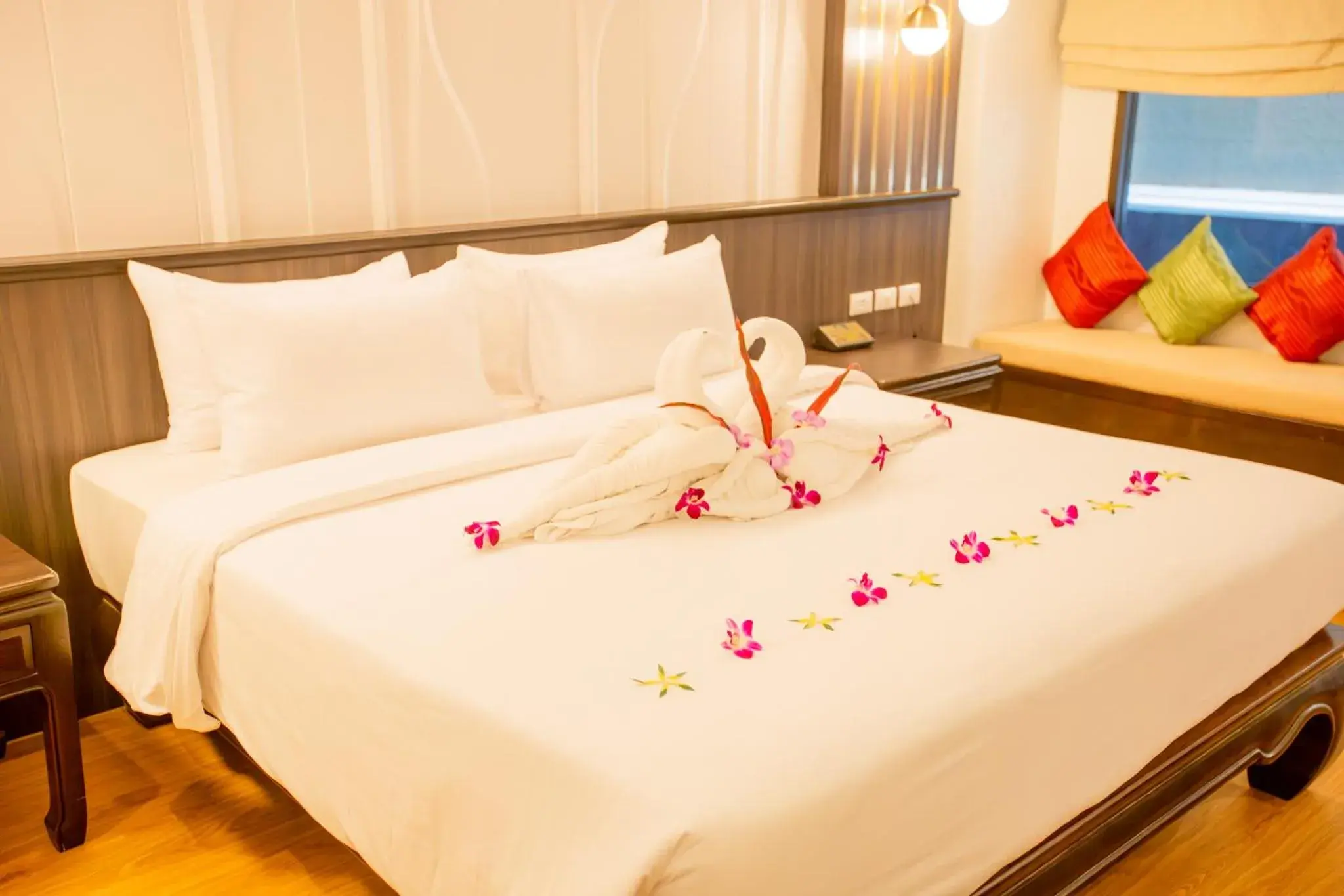 Deluxe Double or Twin Room with Outdoor Jacuzzi in Nipa Resort, Patong Beach Deluxe Double or Twin Room with Outdoor Jacuzzi in Nipa Resort, Patong Beach