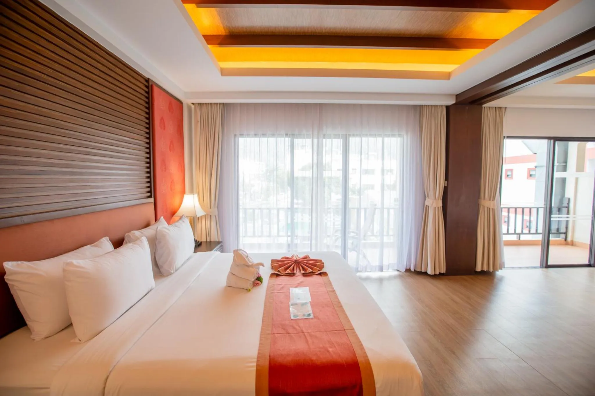 Photo of the whole room, Bed in Nipa Resort, Patong Beach