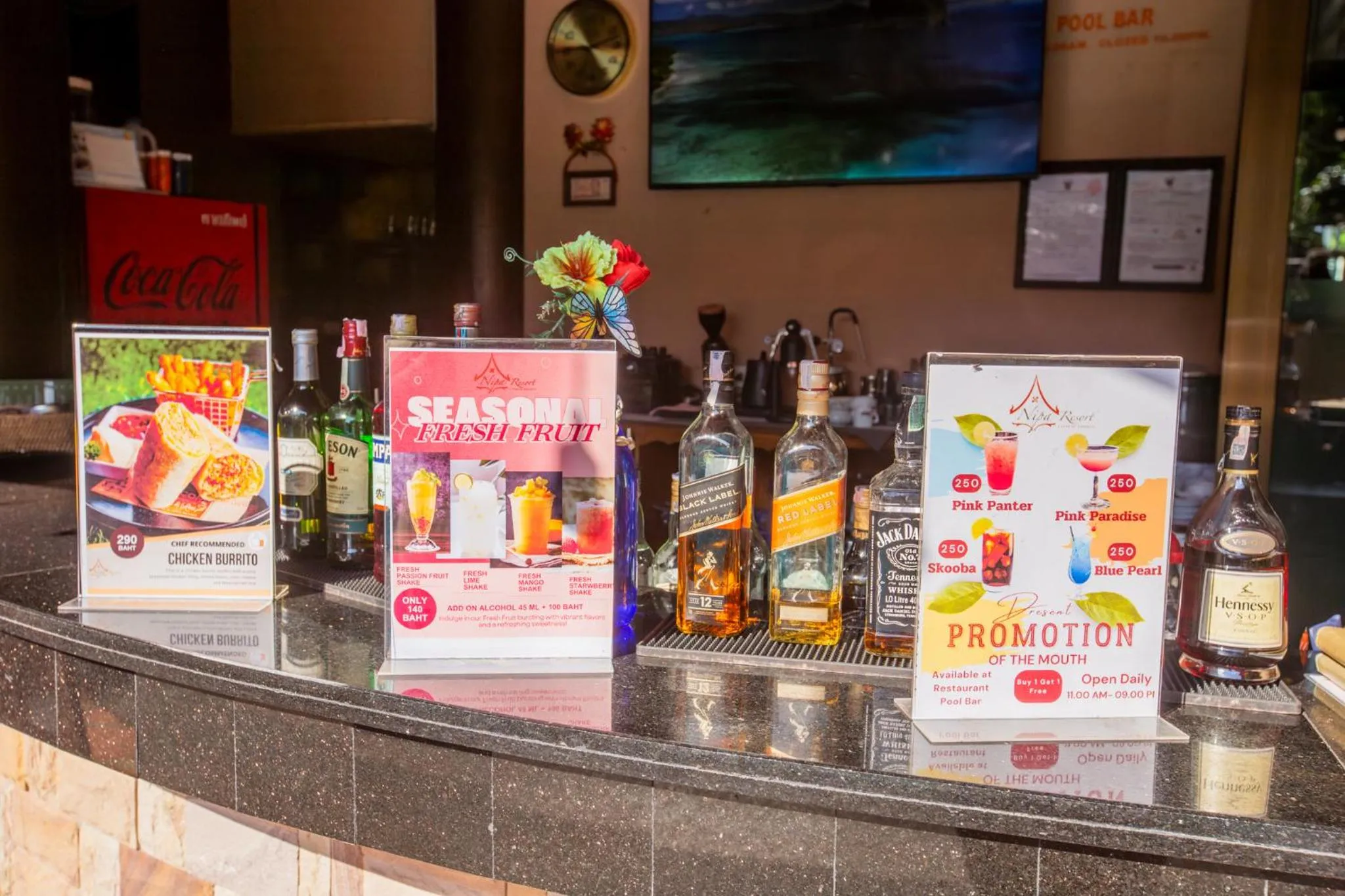 Lounge or bar in Nipa Resort, Patong Beach