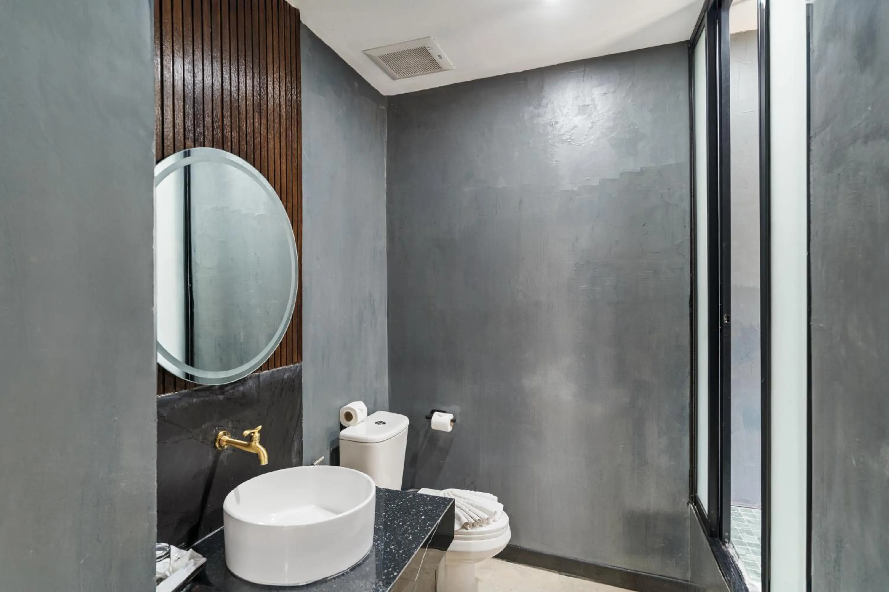 Shower in Tuana Hotels The Phulin Resort