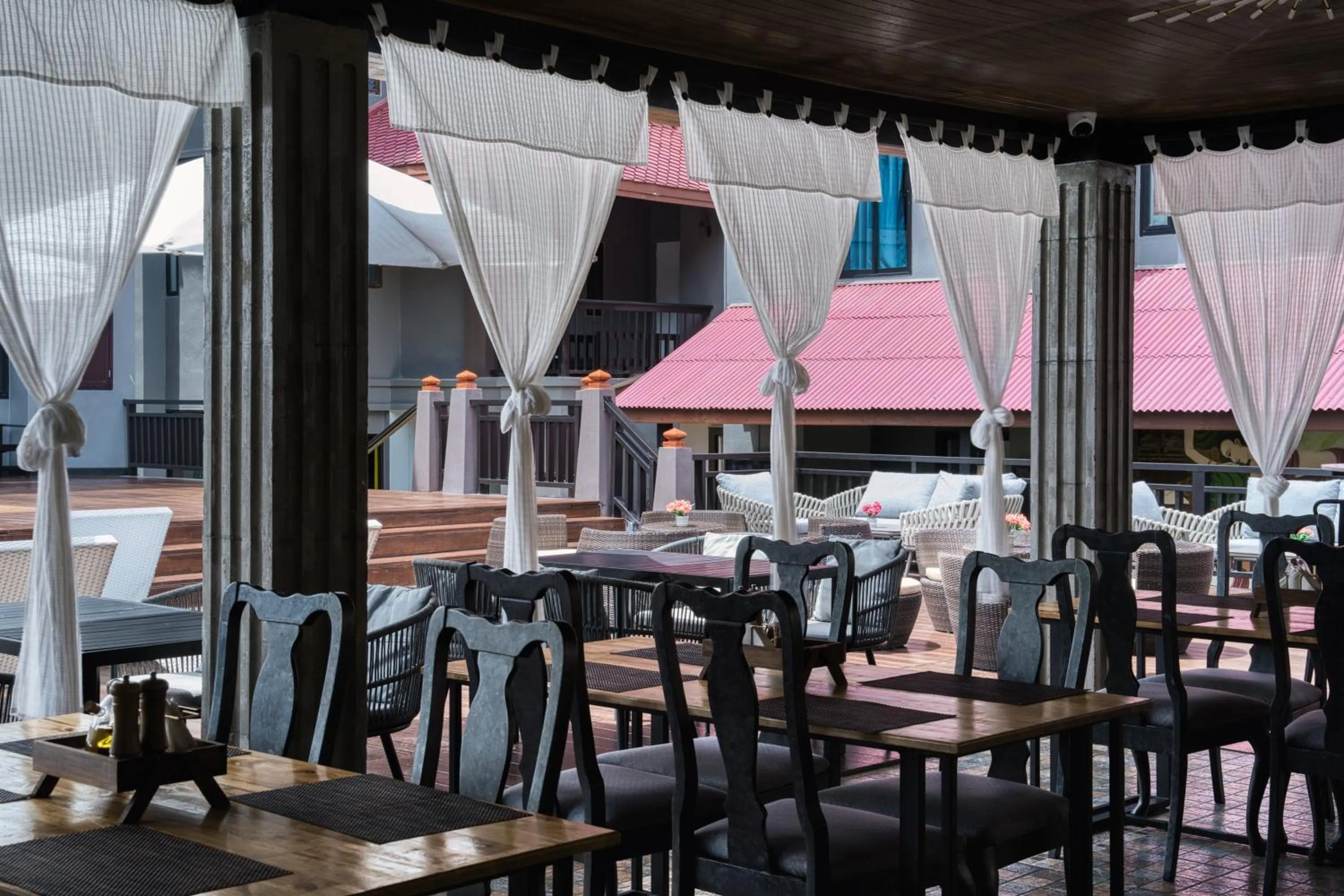 Restaurant/places to eat in Tuana Hotels The Phulin Resort