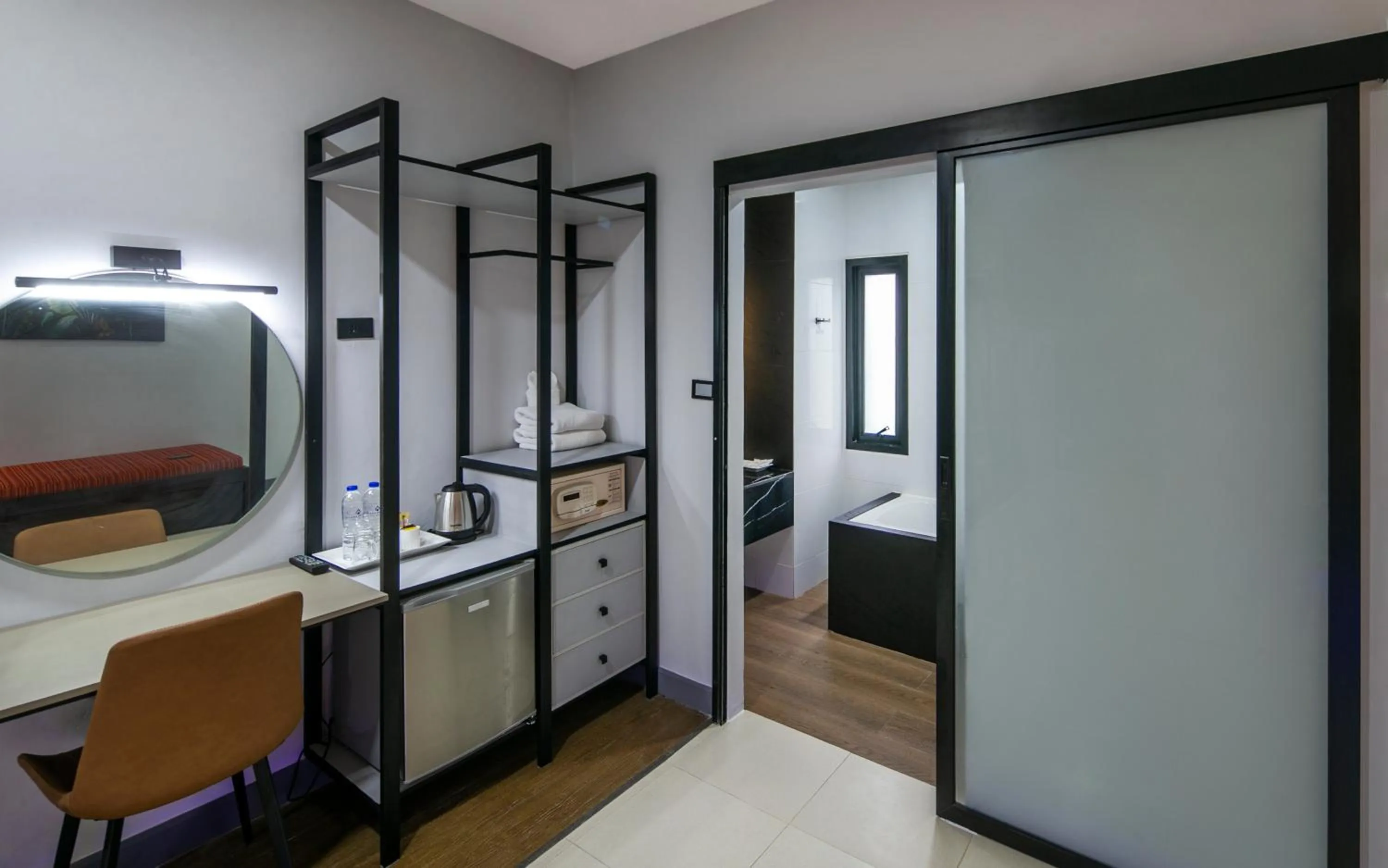 hair dresser in Tuana Hotels The Phulin Resort