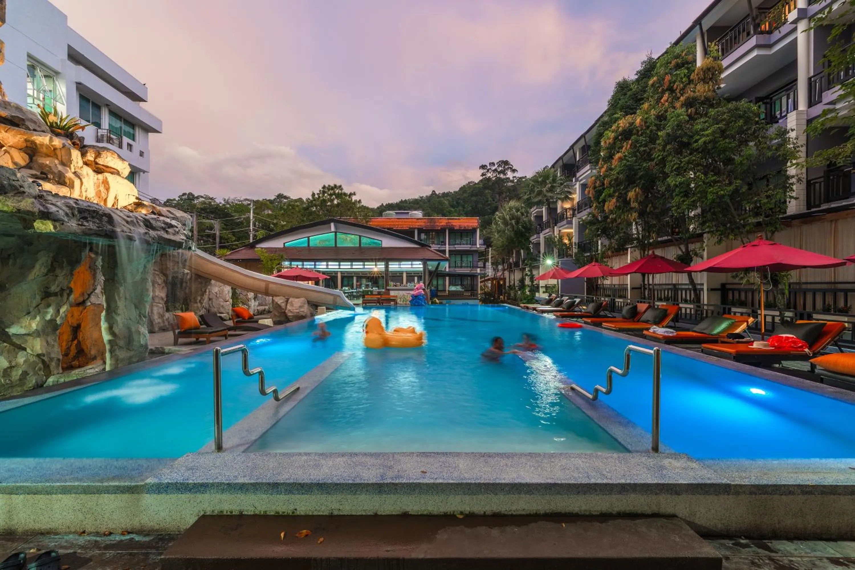 Swimming pool in Phuvaree Resort