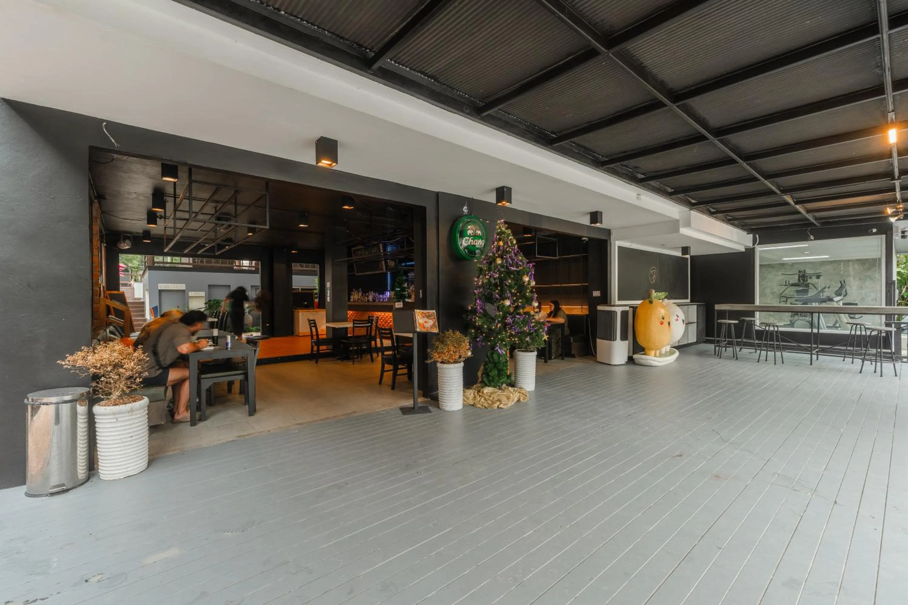 Restaurant/places to eat in Phuvaree Resort