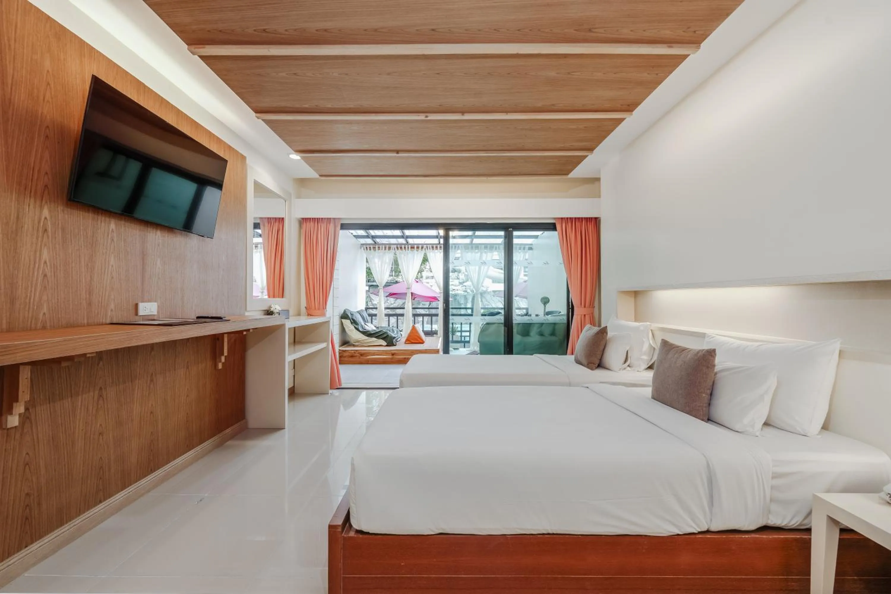 Bed in Phuvaree Resort