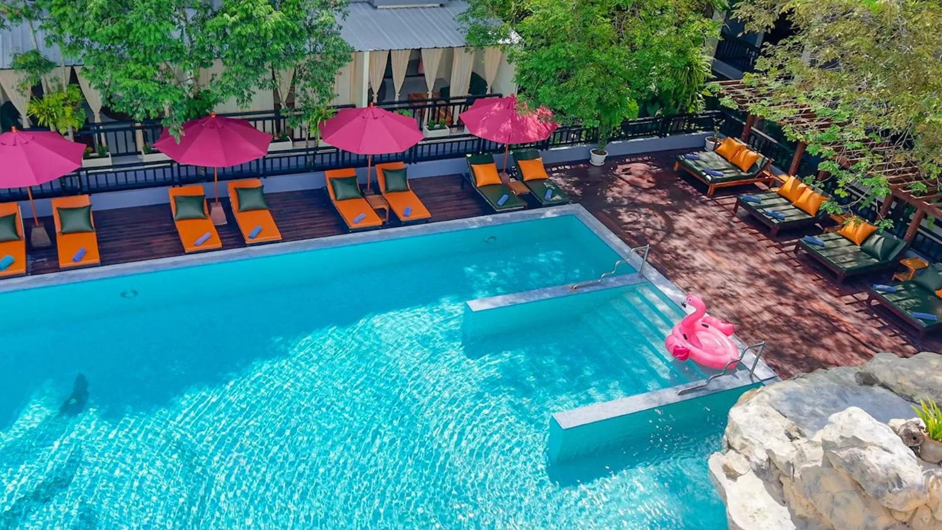 Swimming pool in Phuvaree Resort