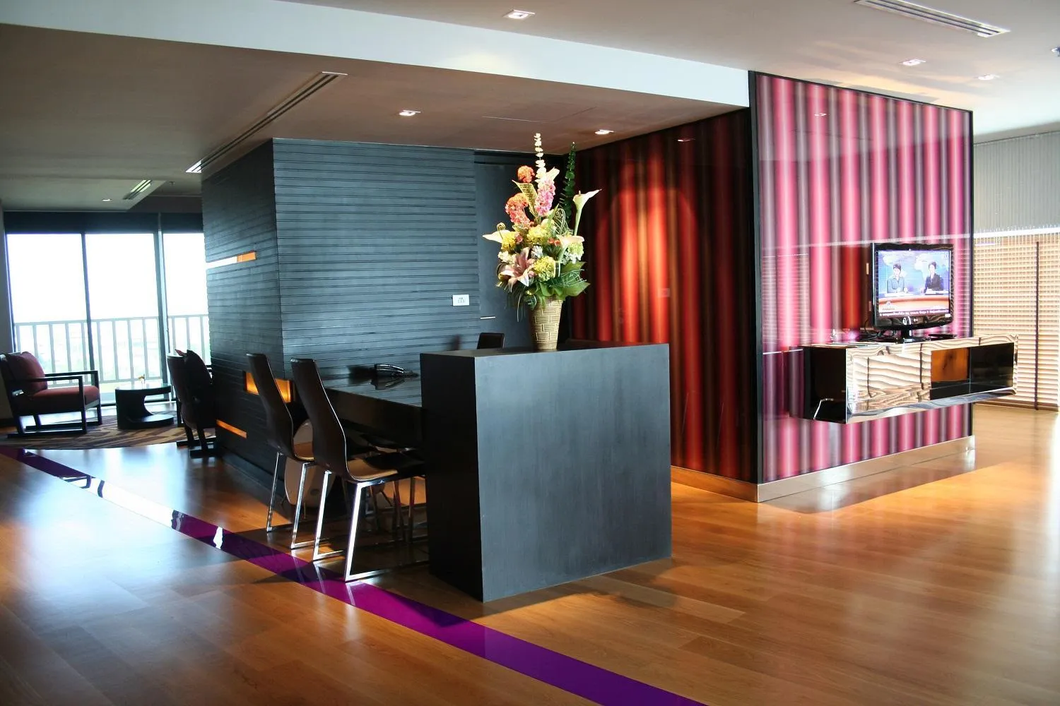 Communal lounge/ TV room in Amaranth Suvarnabhumi Hotel - Free Suvarnabhumi Airport Shuttle