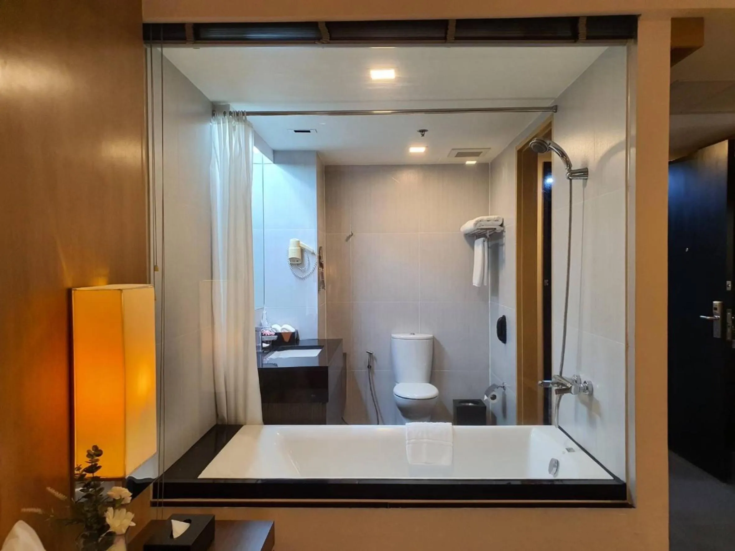 Bathroom in Amaranth Suvarnabhumi Hotel - Free Suvarnabhumi Airport Shuttle