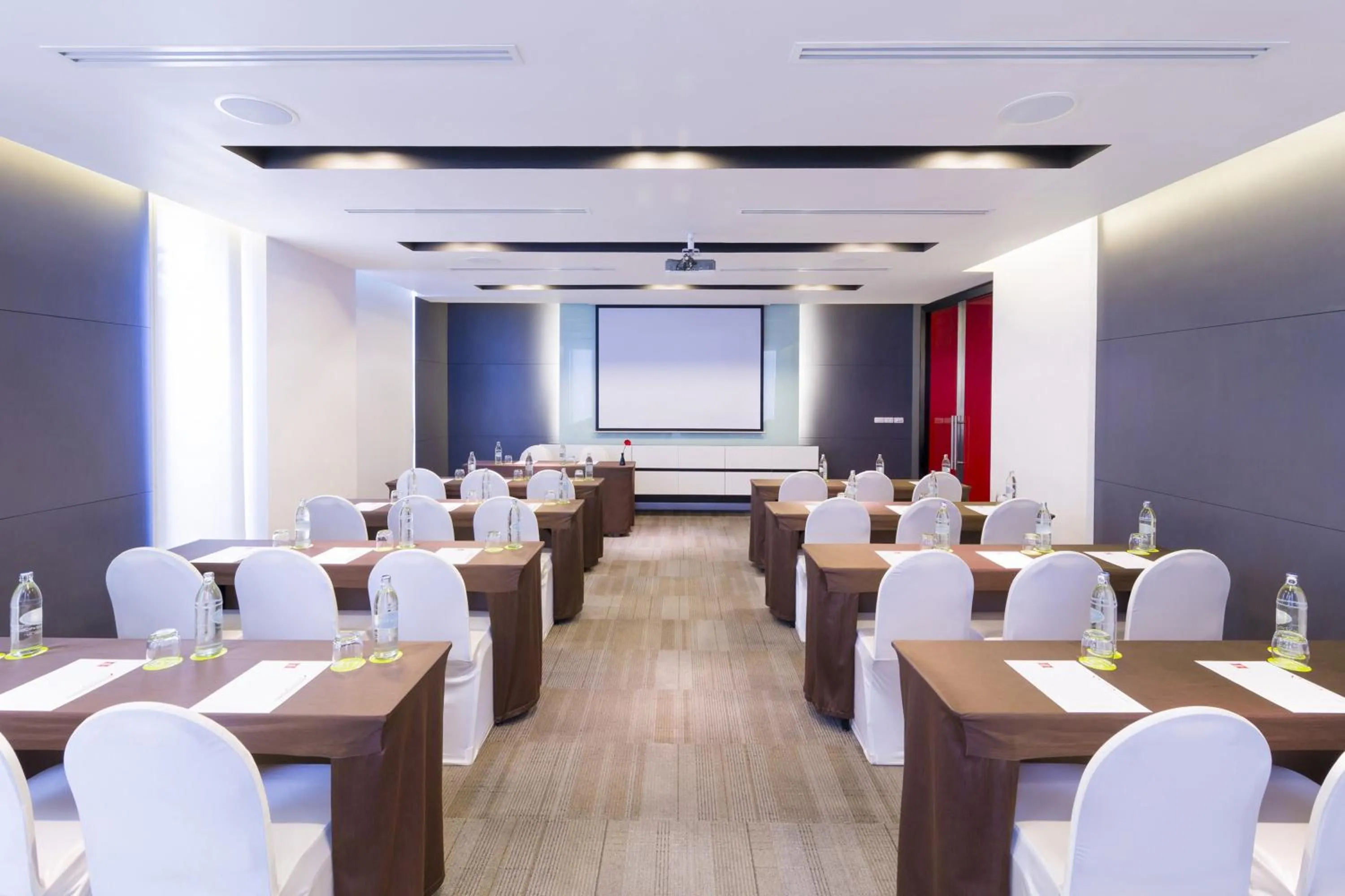 Business facilities in Ibis Bangkok Sukhumvit 4