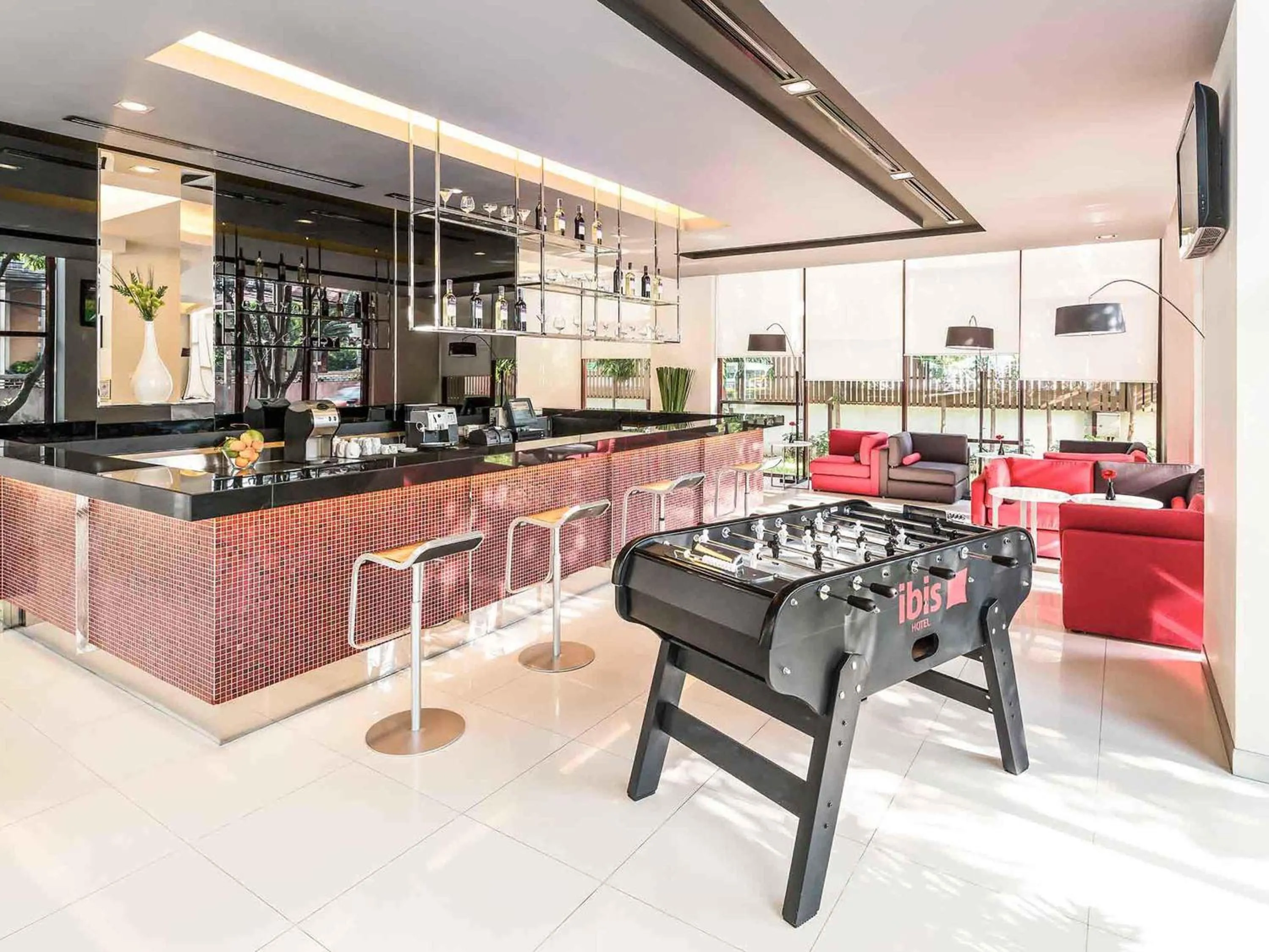 Lounge or bar in Ibis Bangkok Sukhumvit 4