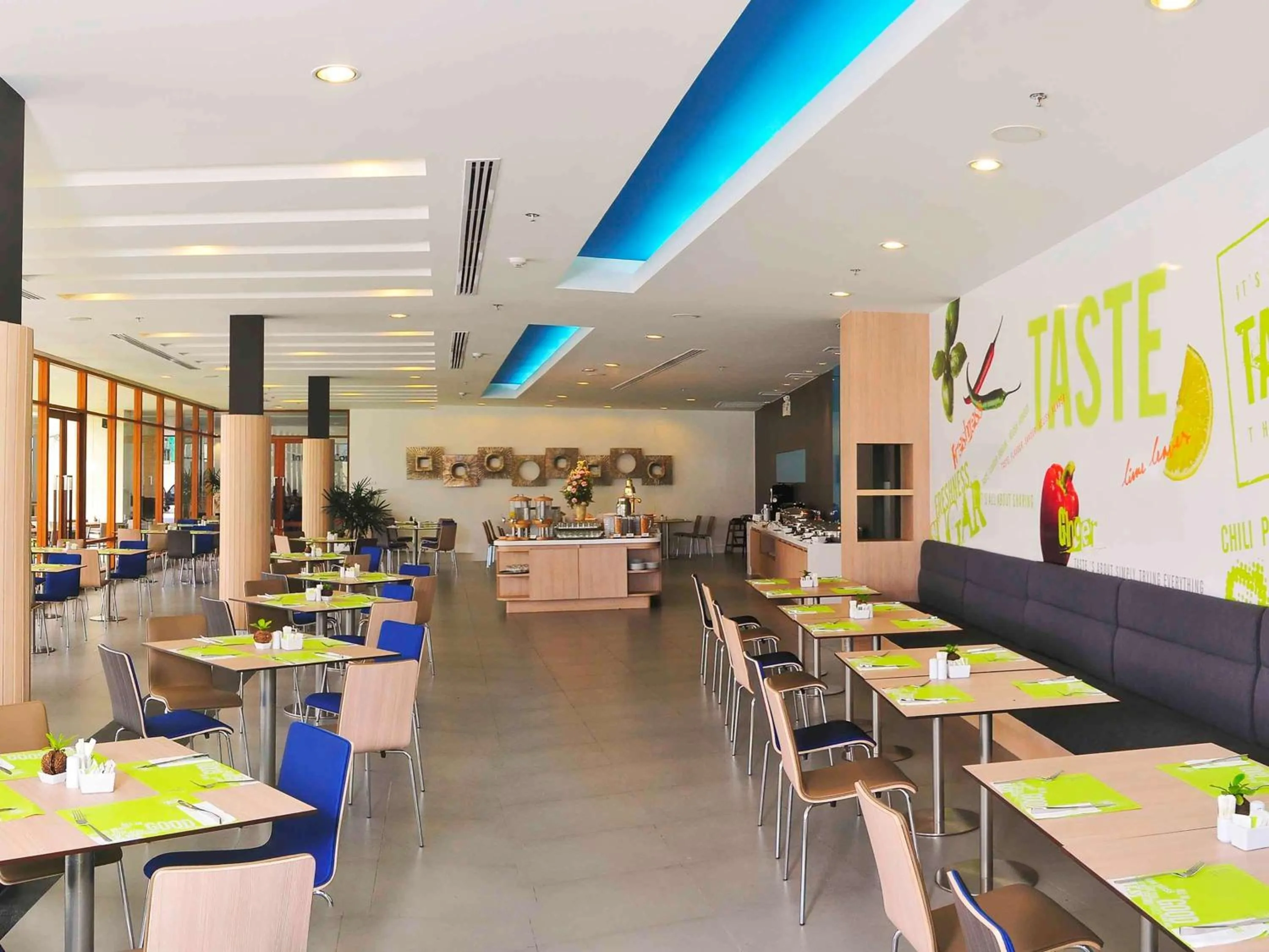 Restaurant/places to eat in Ibis Phuket Kata