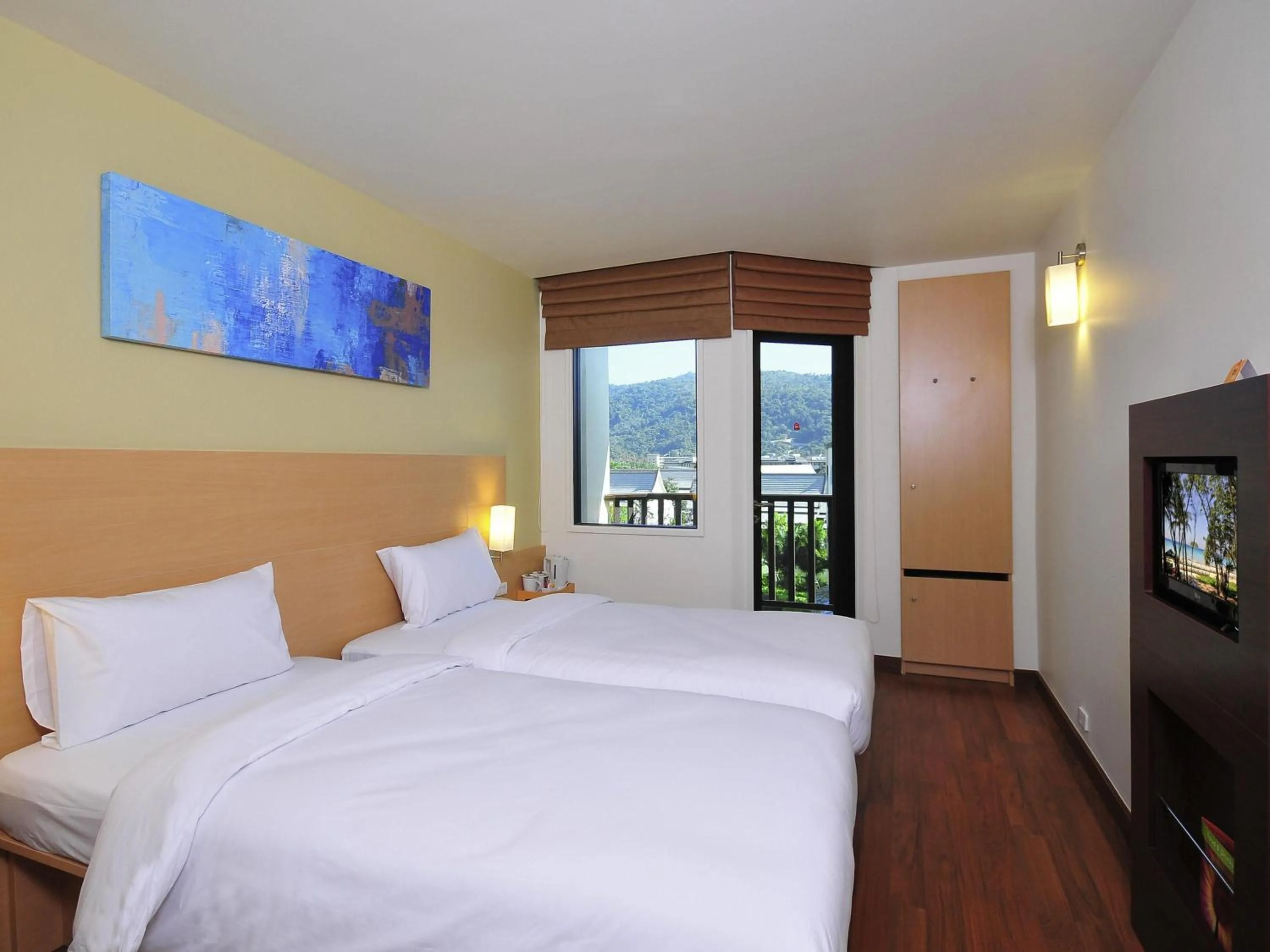 Bedroom, Bed in Ibis Phuket Kata