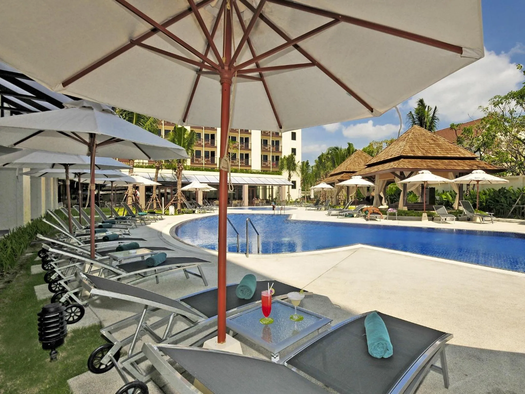 Swimming pool in Ibis Phuket Kata