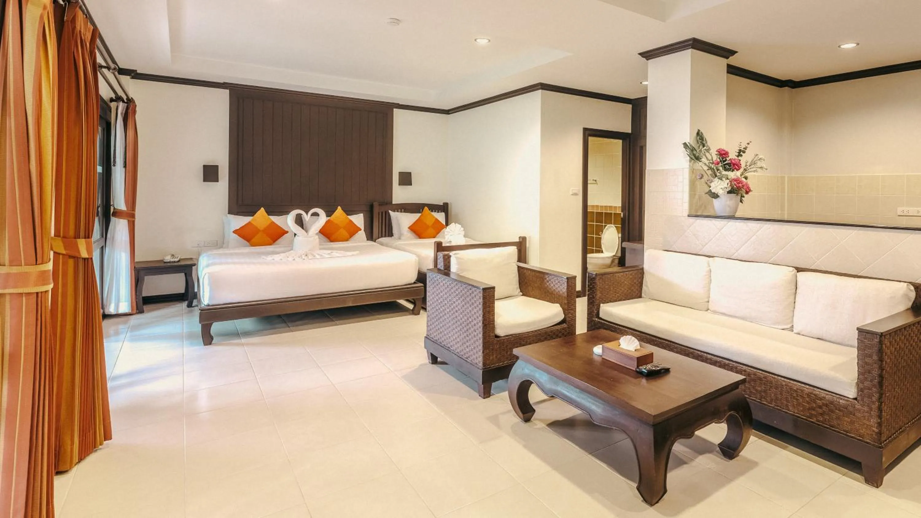 Bed in Am Samui Palace