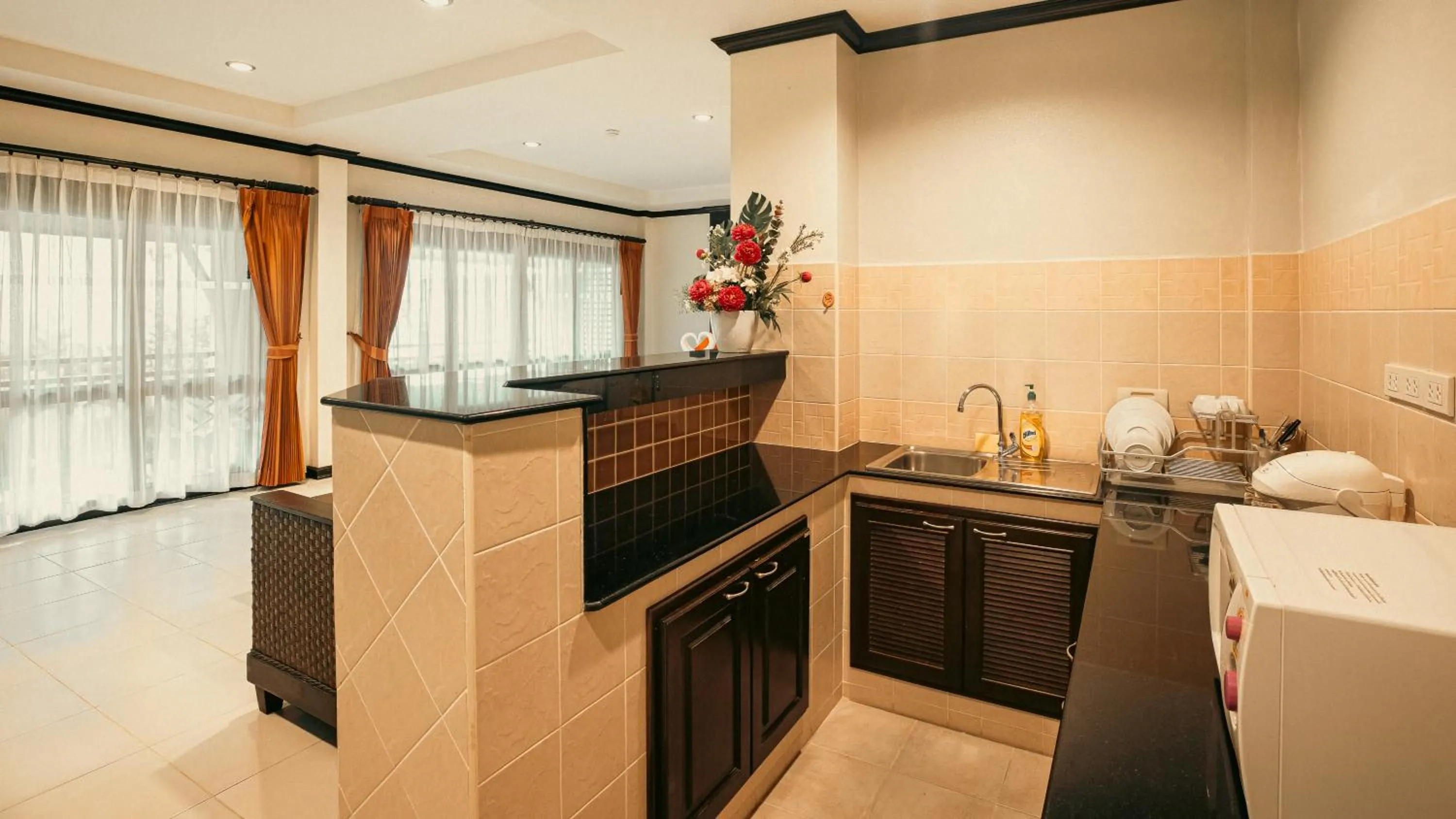 Kitchen or kitchenette in Am Samui Palace