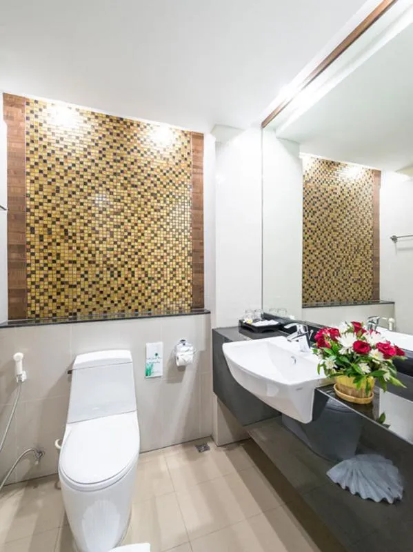 Toilet in Am Samui Palace