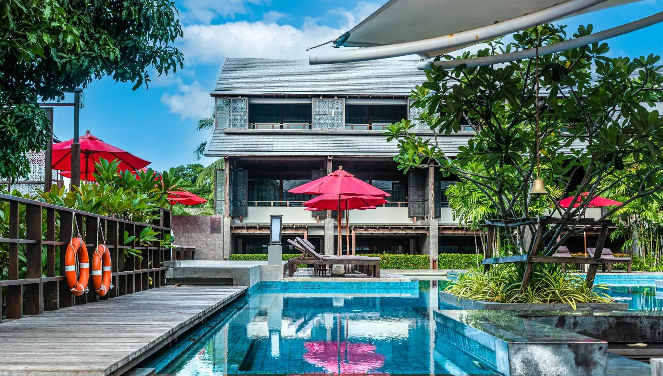 Swimming pool in Am Samui Palace