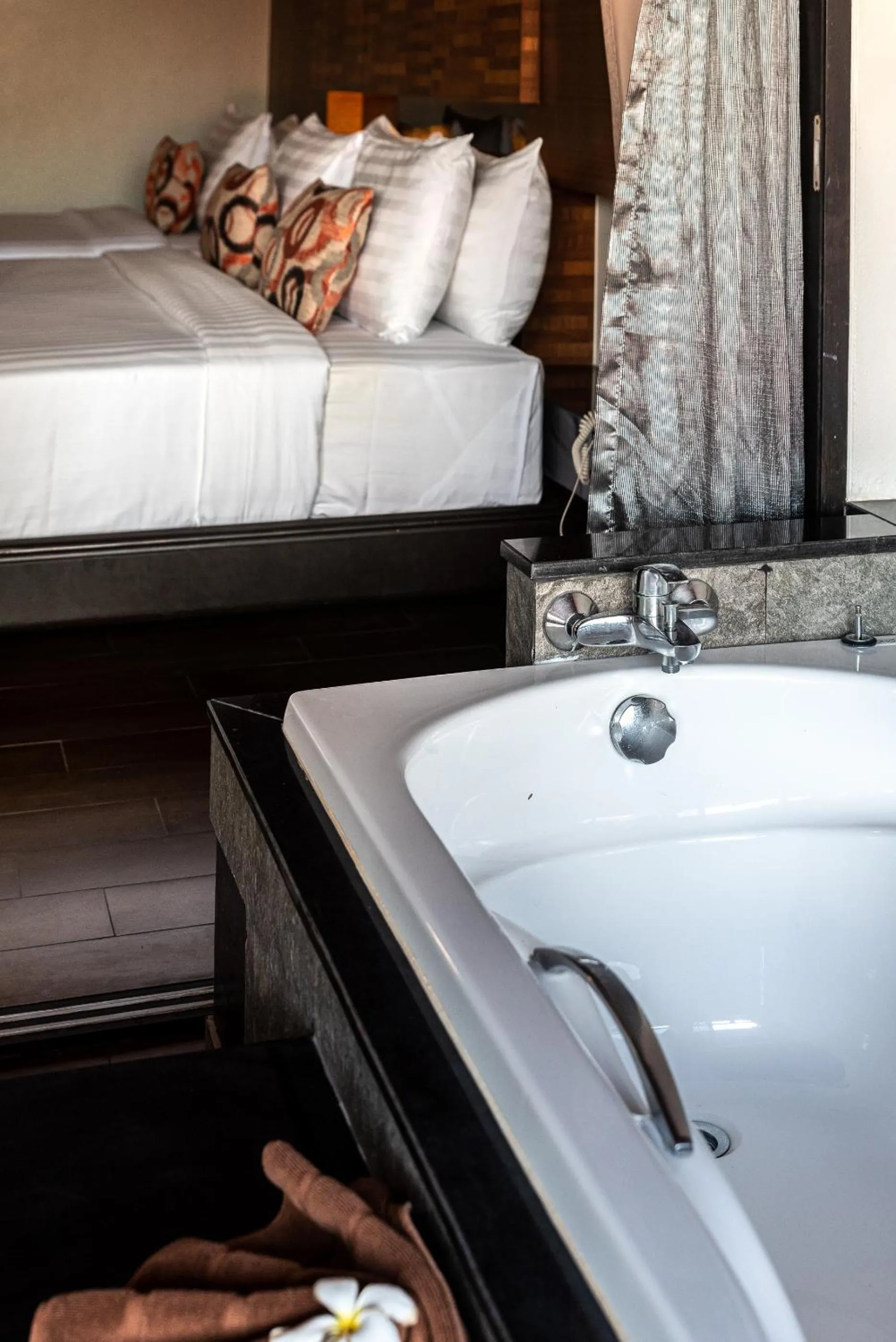 Bath, Bed in Am Samui Palace