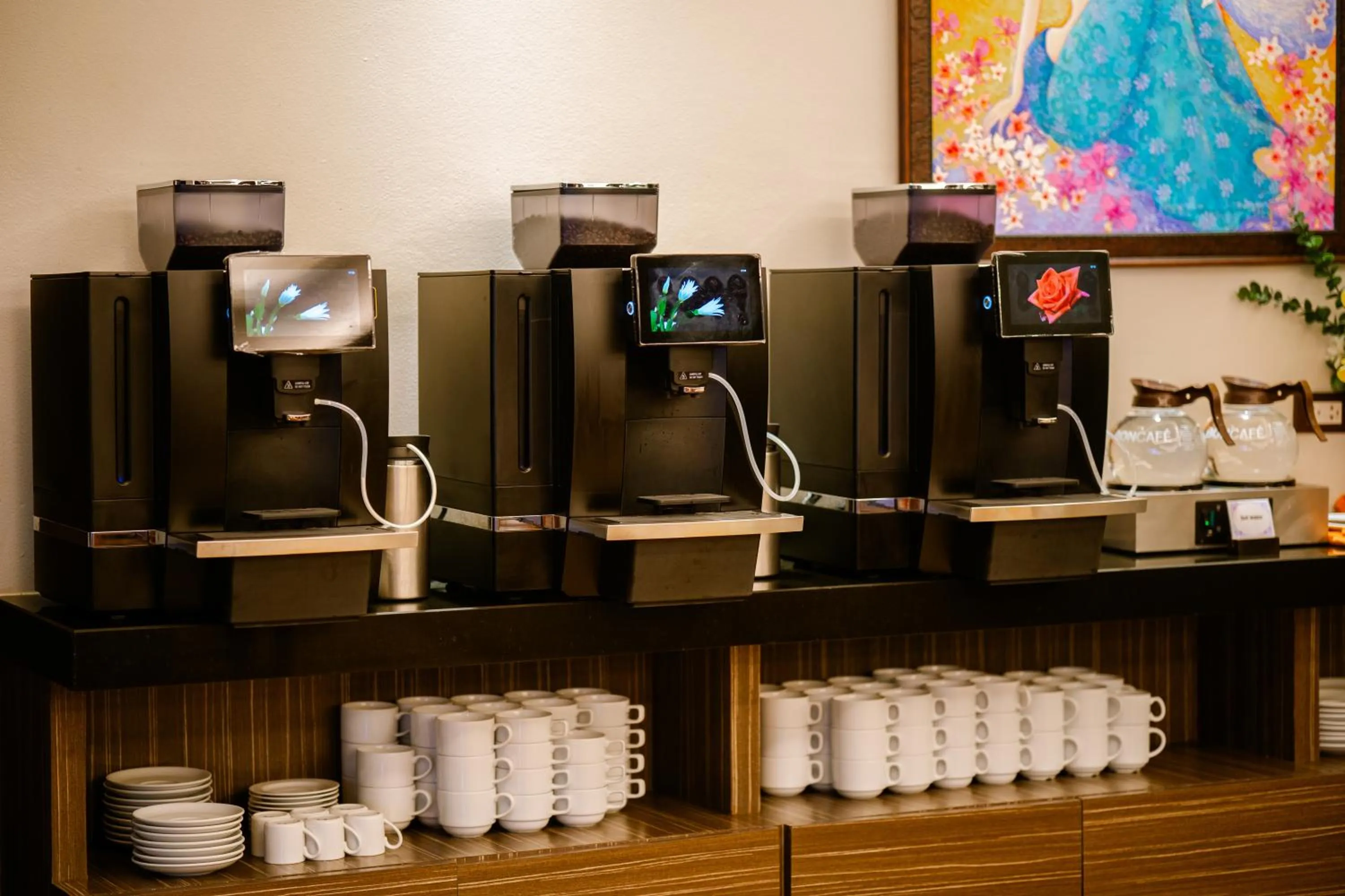 Restaurant/places to eat in Am Samui Palace