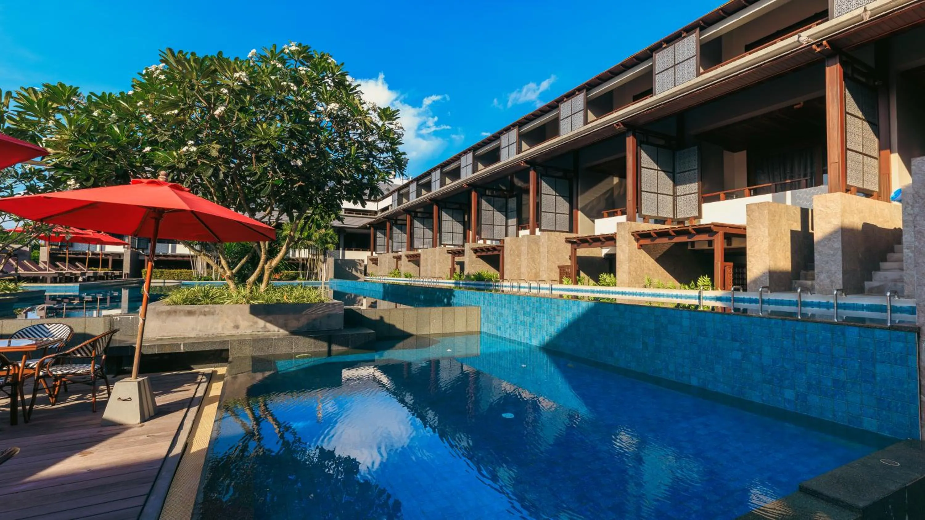 Property building in Am Samui Palace