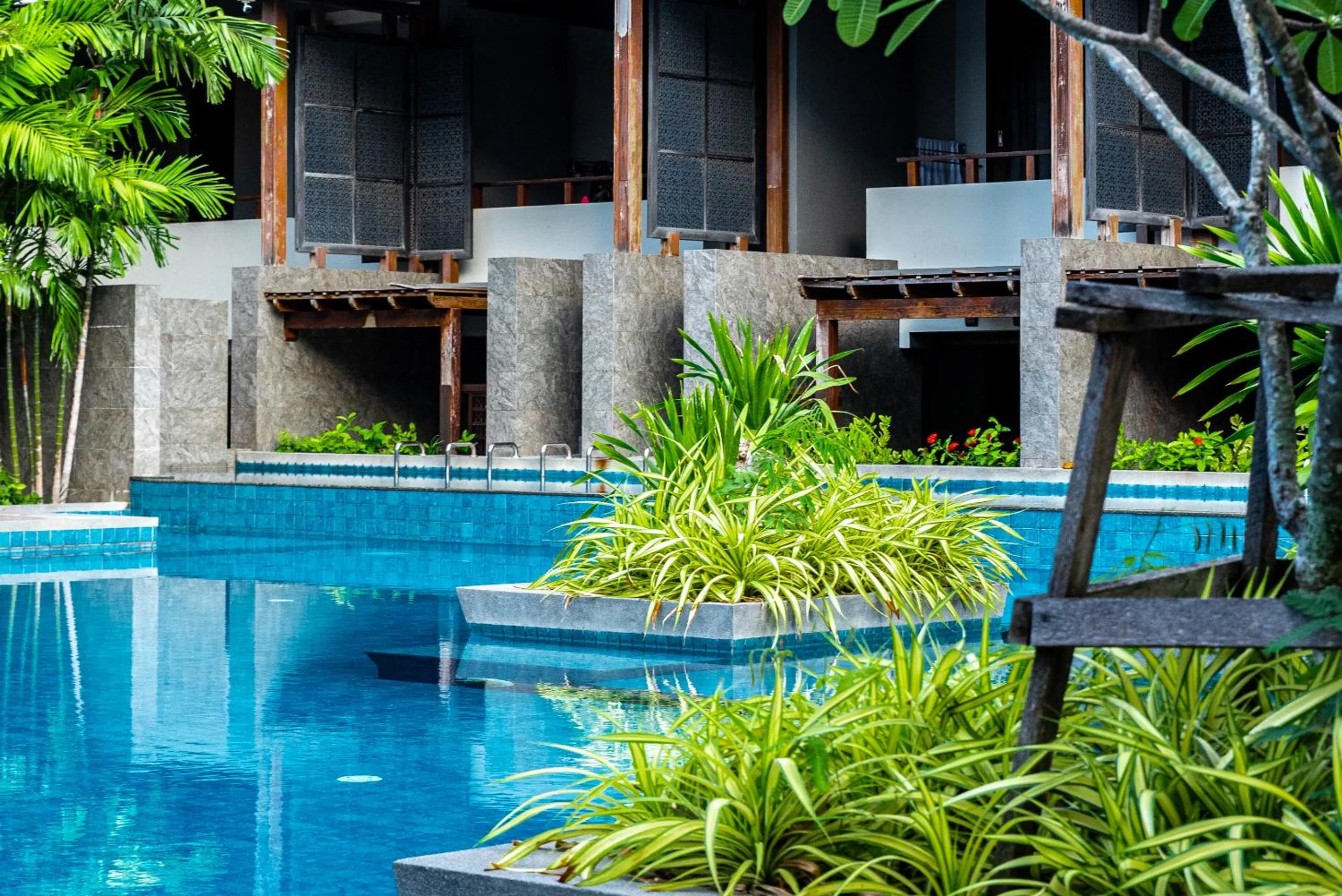 Swimming pool in Am Samui Palace