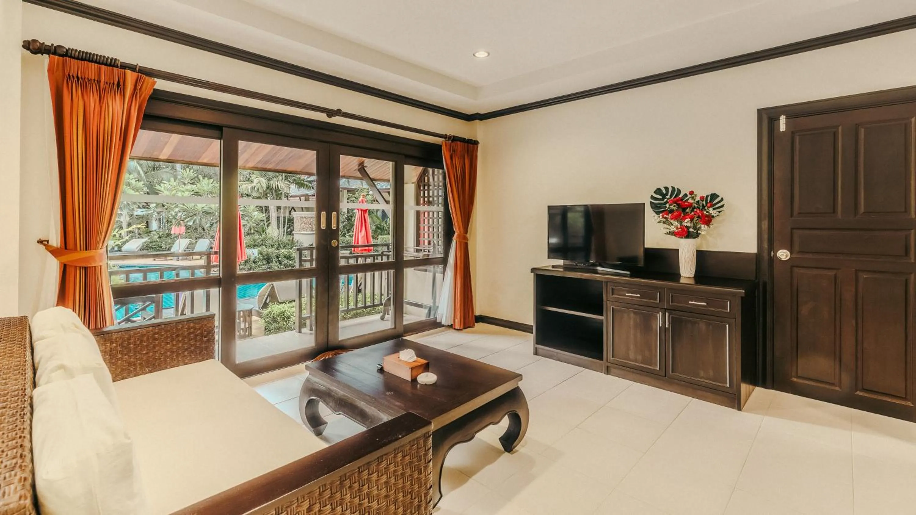 Living room, Bed in Am Samui Palace