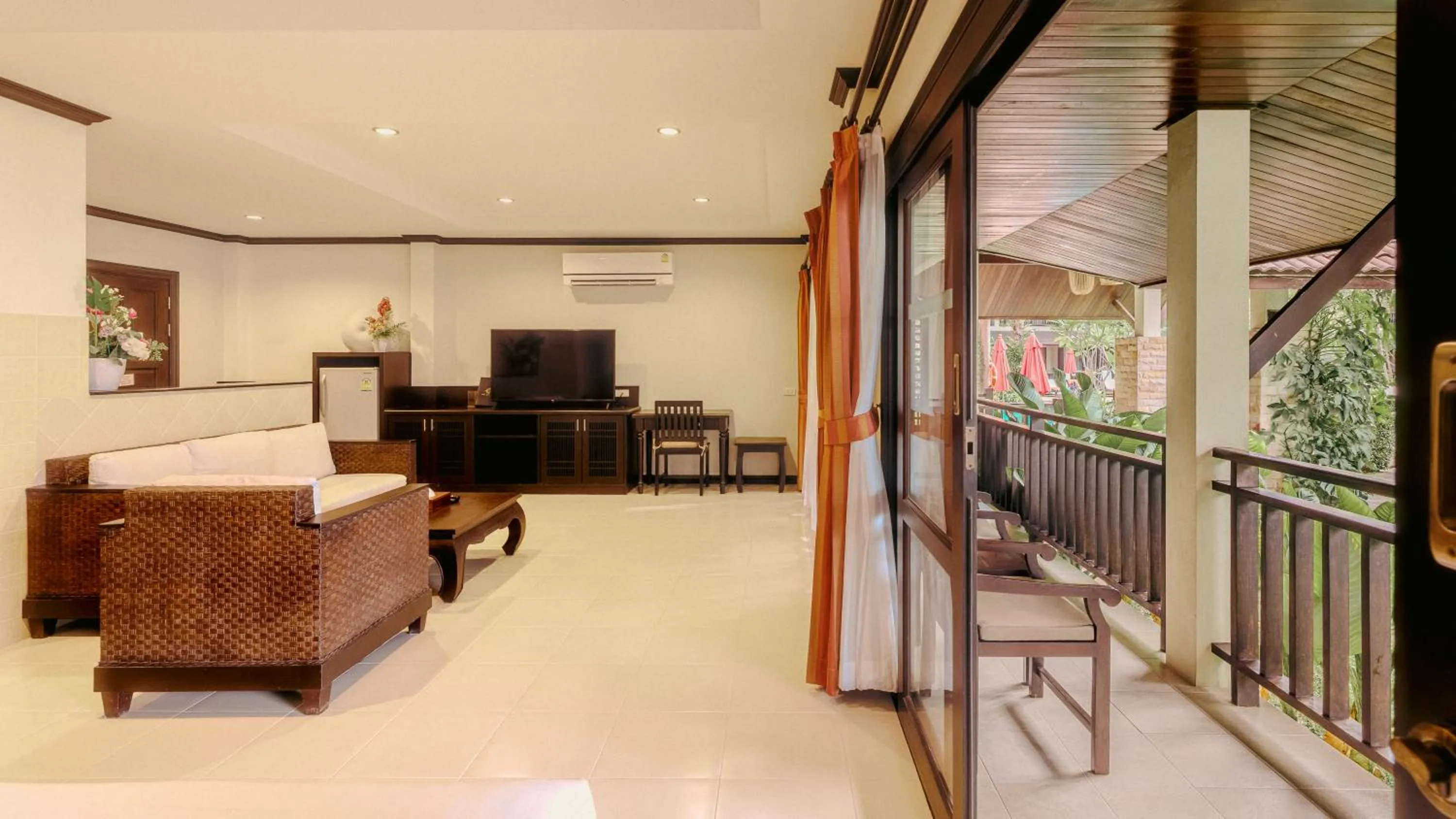 TV and multimedia in Am Samui Palace