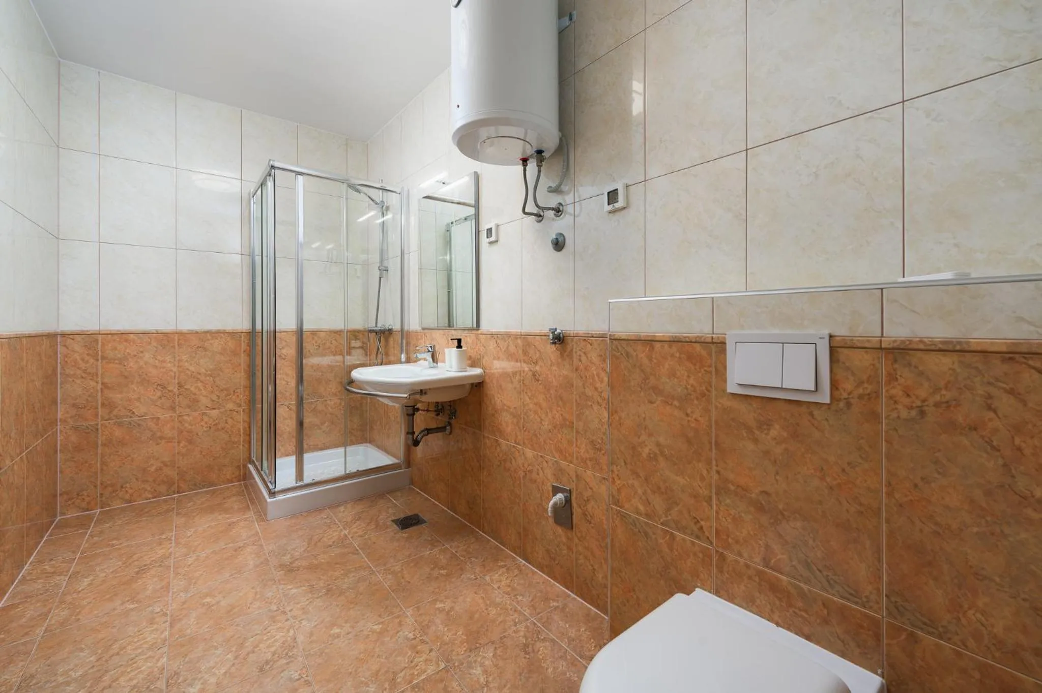 Shower in Rotonda Inn Novigrad