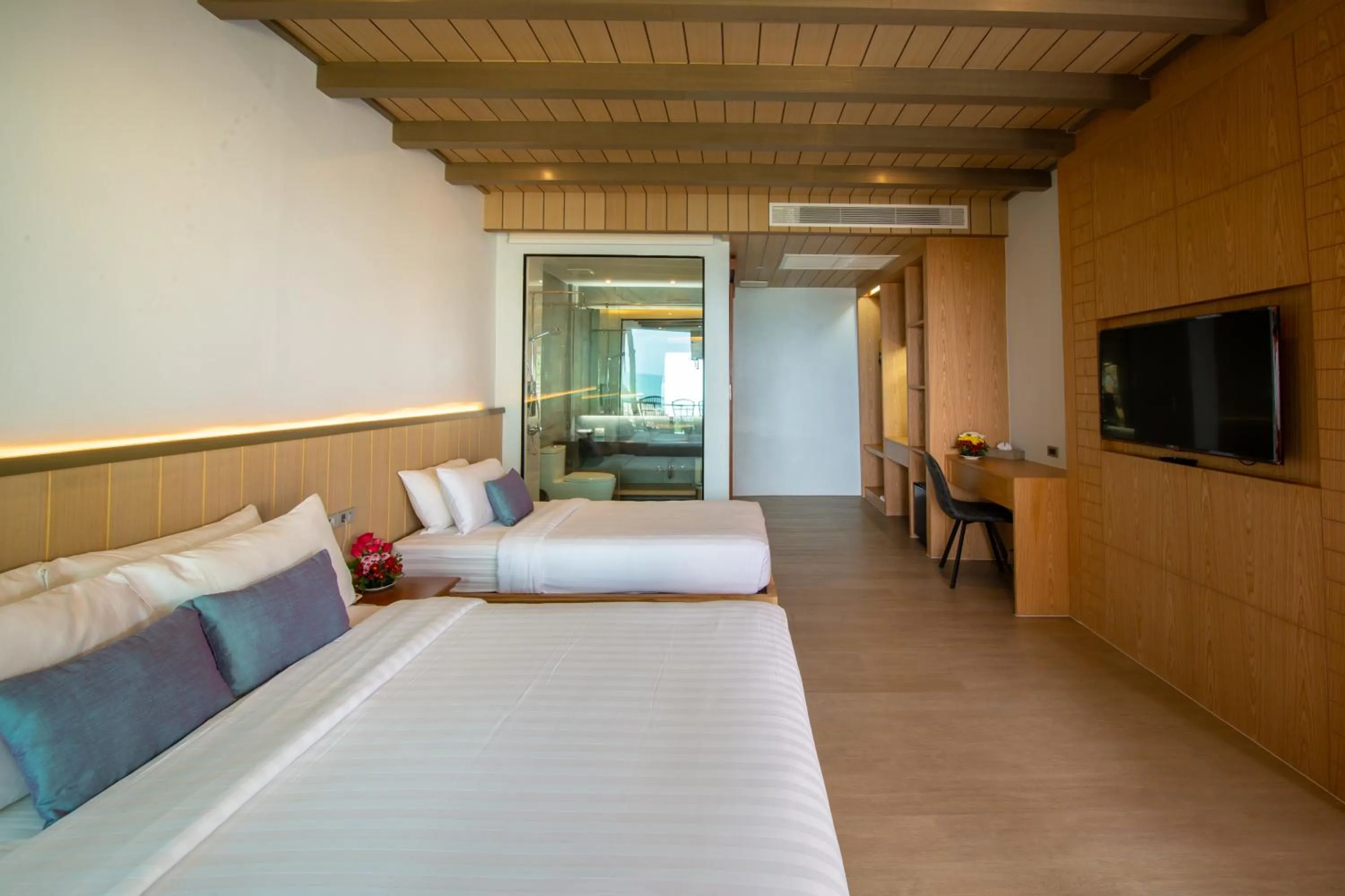 TV and multimedia, Bed in Coral Cliff Beach Resort Samui - SHA Plus