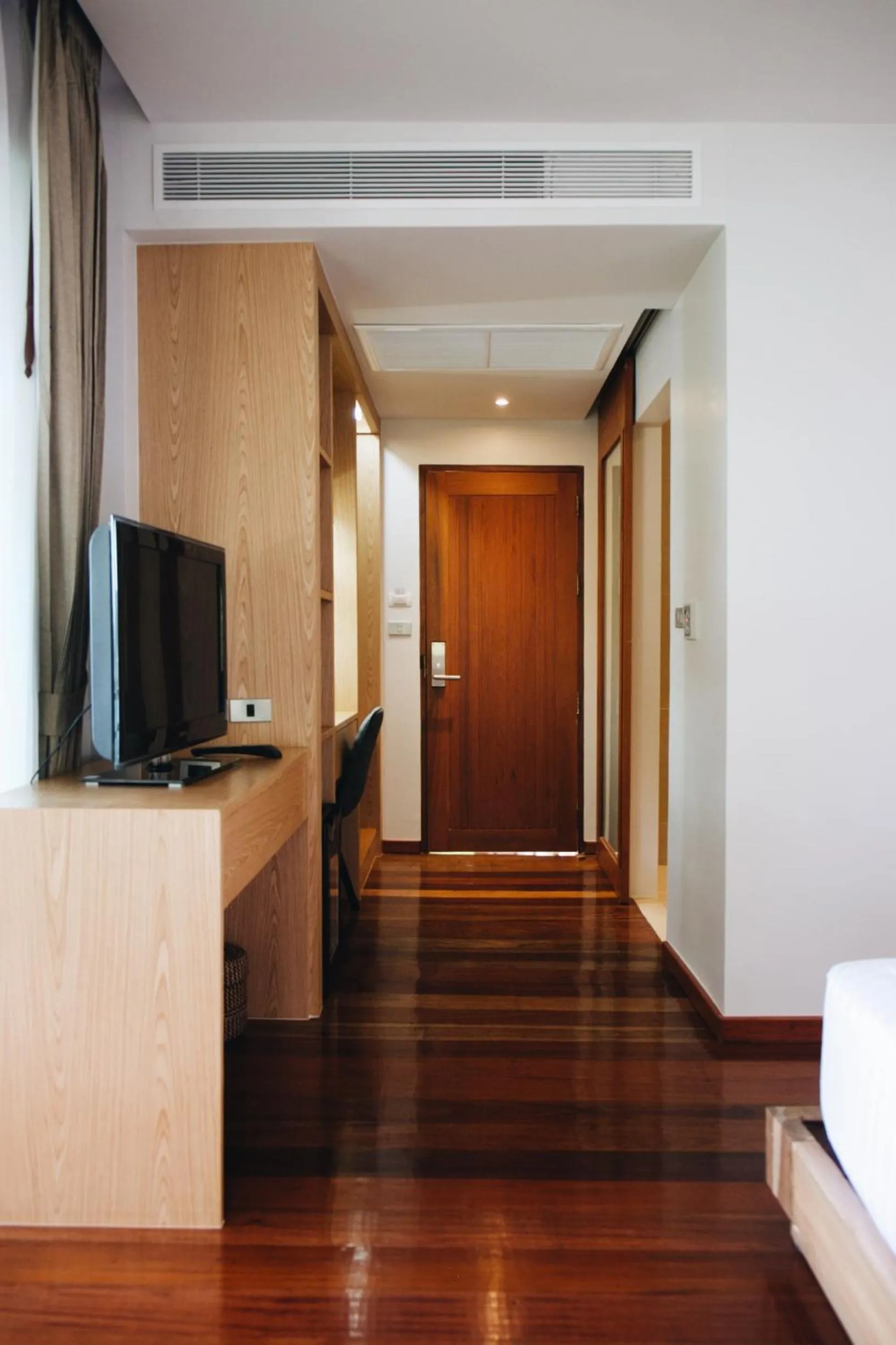 TV and multimedia in Coral Cliff Beach Resort Samui - SHA Plus