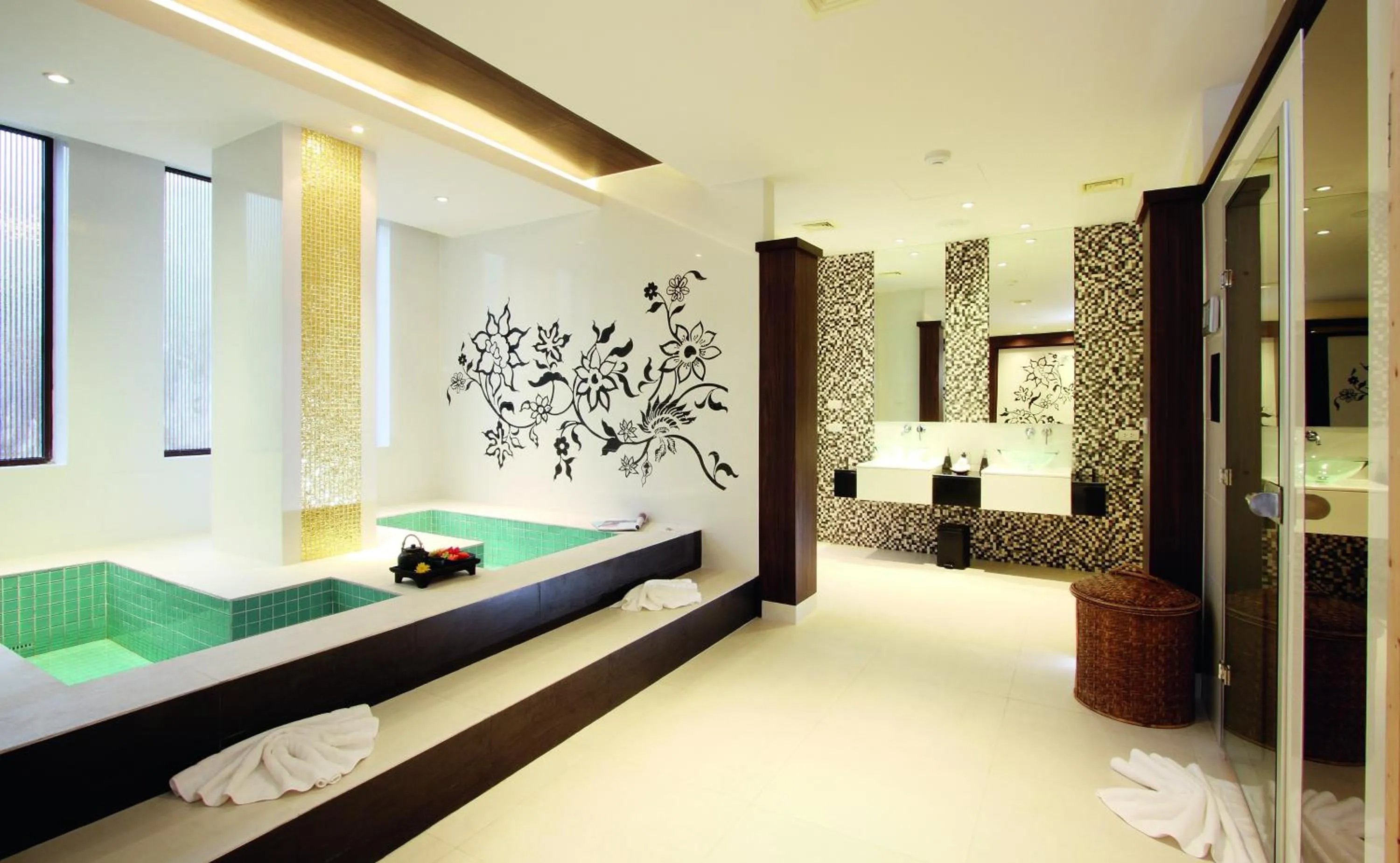 Spa and wellness centre/facilities, Bed in Mövenpick Resort Bangtao Beach Phuket
