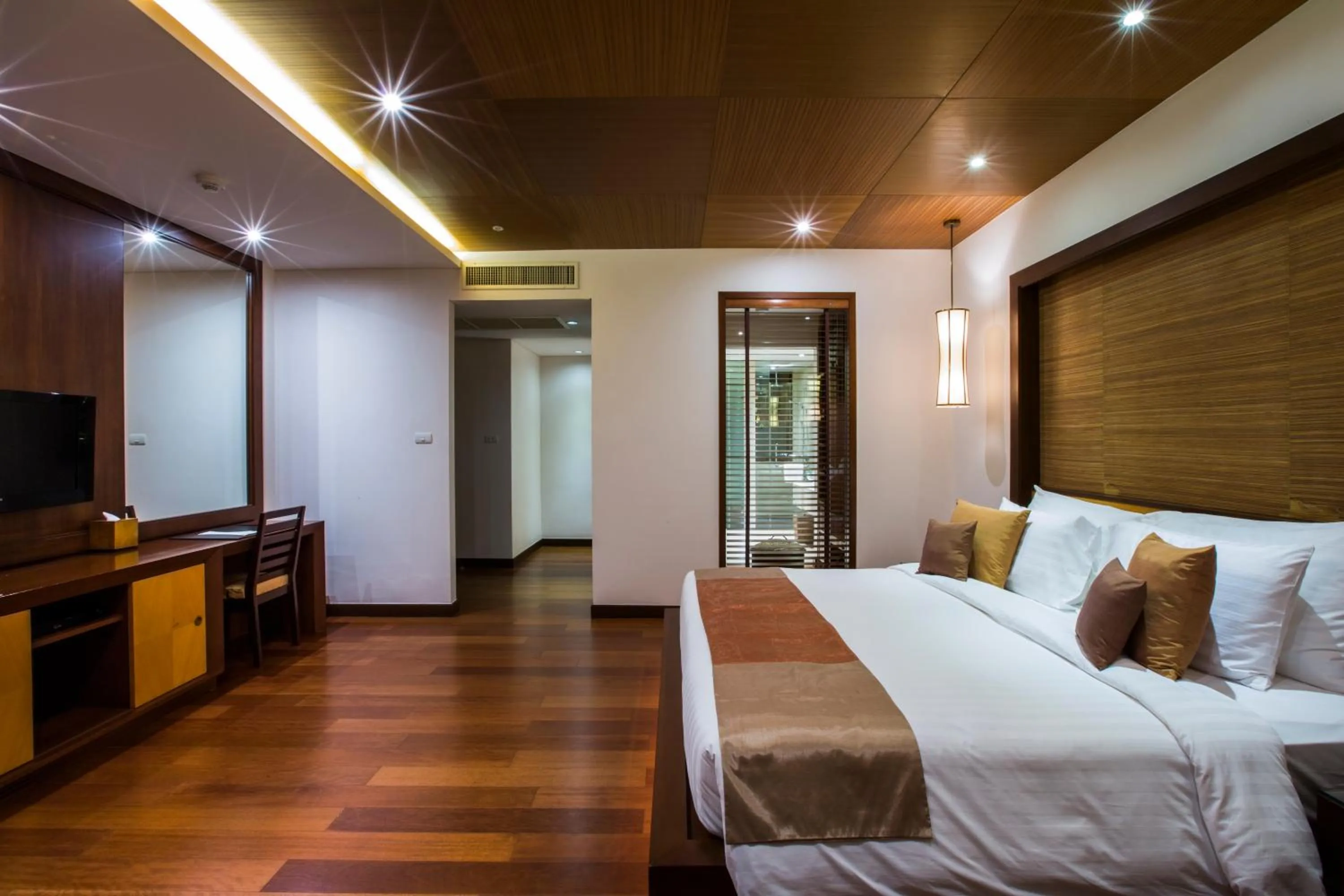 Bedroom, Bed in Mövenpick Resort Bangtao Beach Phuket