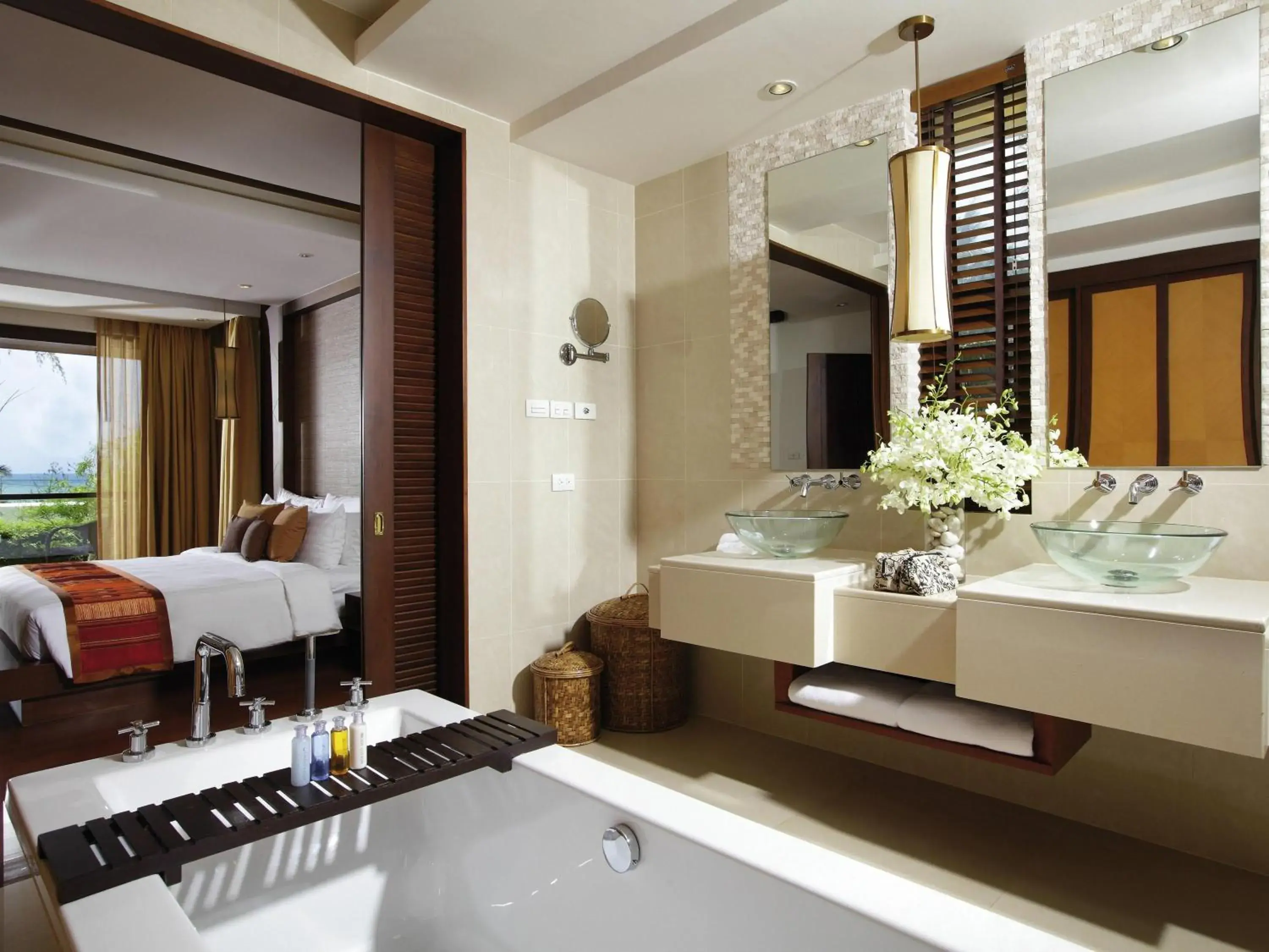 One-Bedroom Seaview Pool Suite in Mövenpick Resort Bangtao Beach Phuket One-Bedroom Seaview Pool Suite in Mövenpick Resort Bangtao Beach Phuket