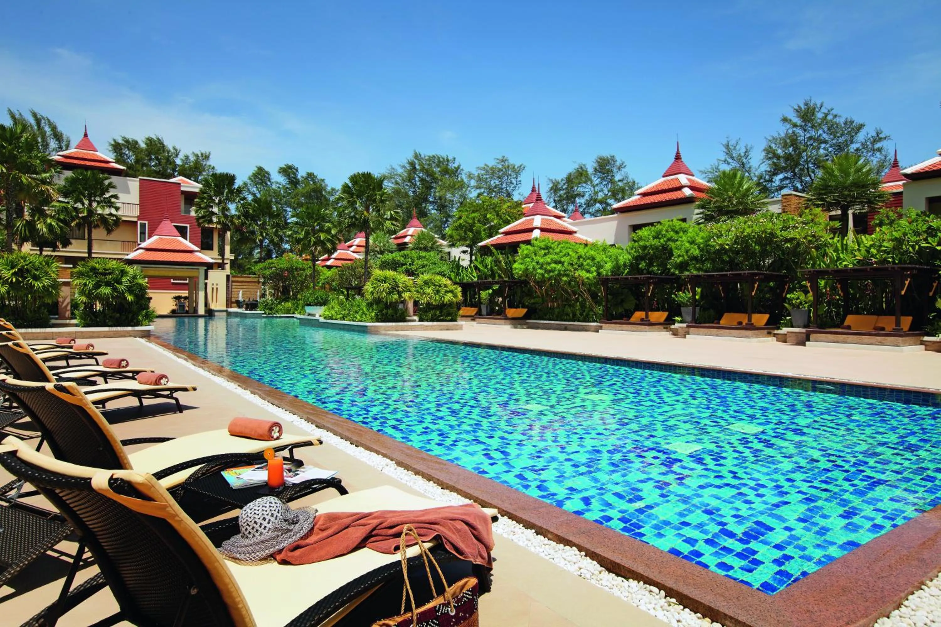 Swimming pool in Mövenpick Resort Bangtao Beach Phuket