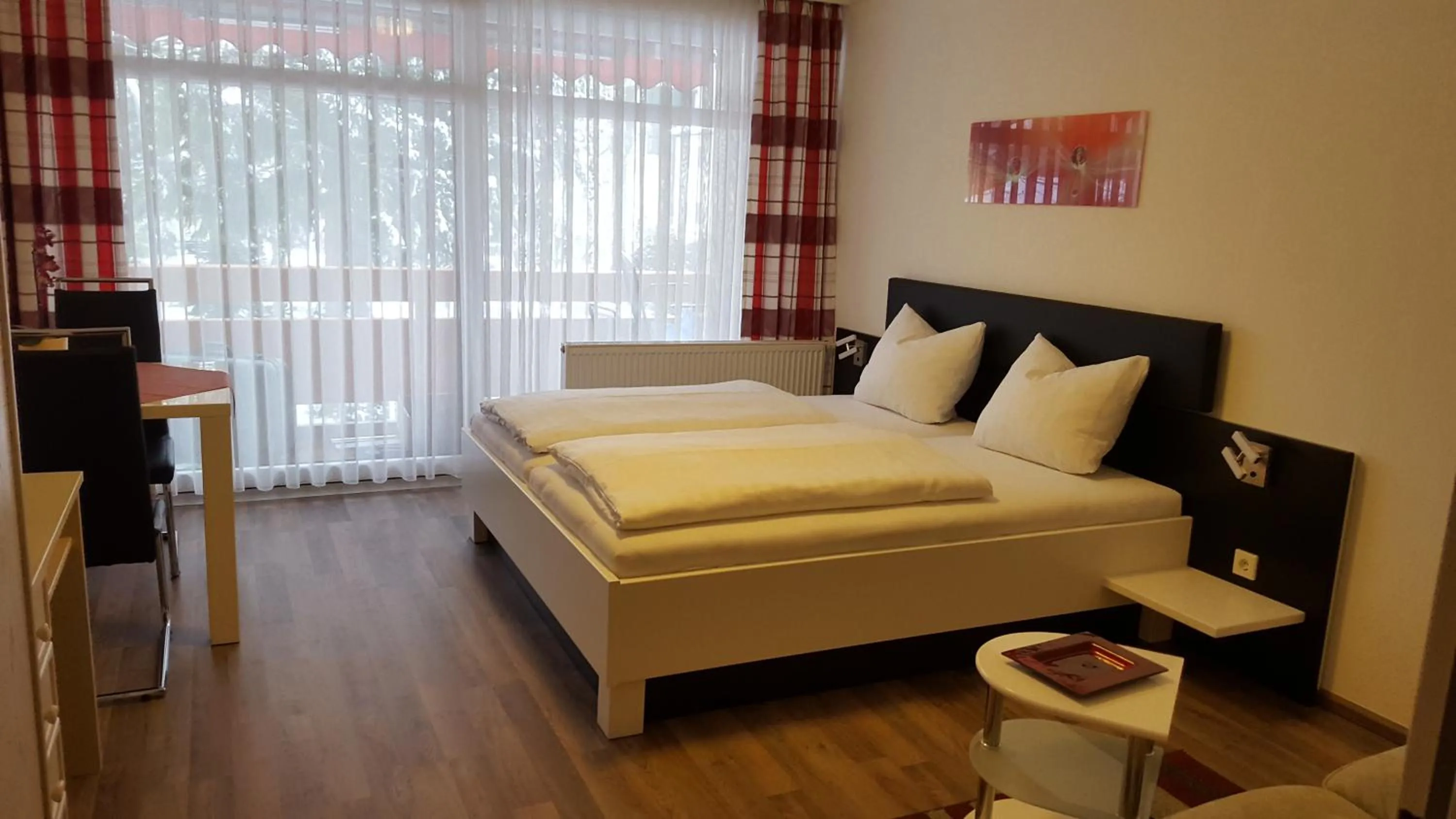 Photo of the whole room, Bed in Appartementhaus Nürnberg