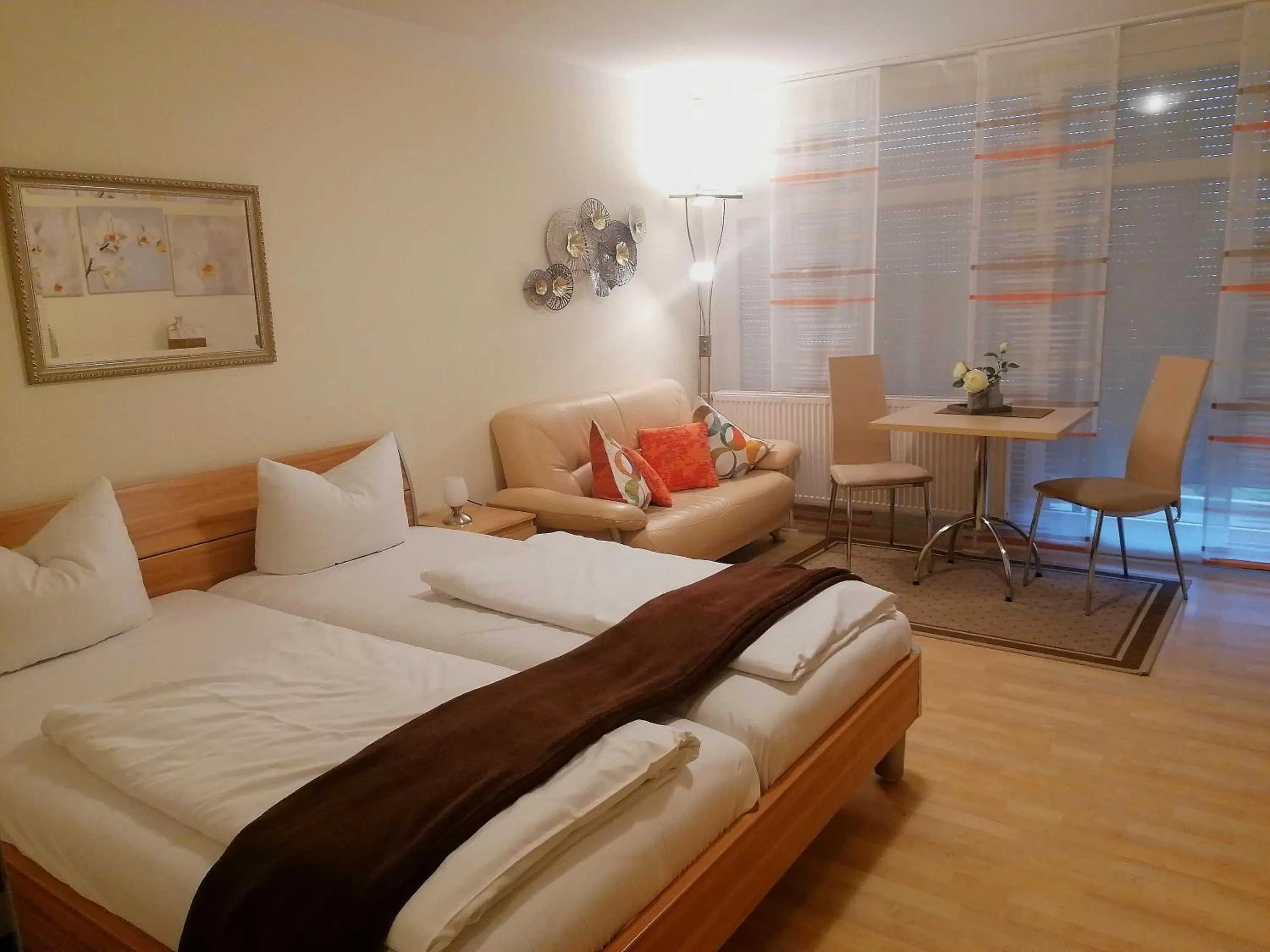 Photo of the whole room, Bed in Appartementhaus Nürnberg