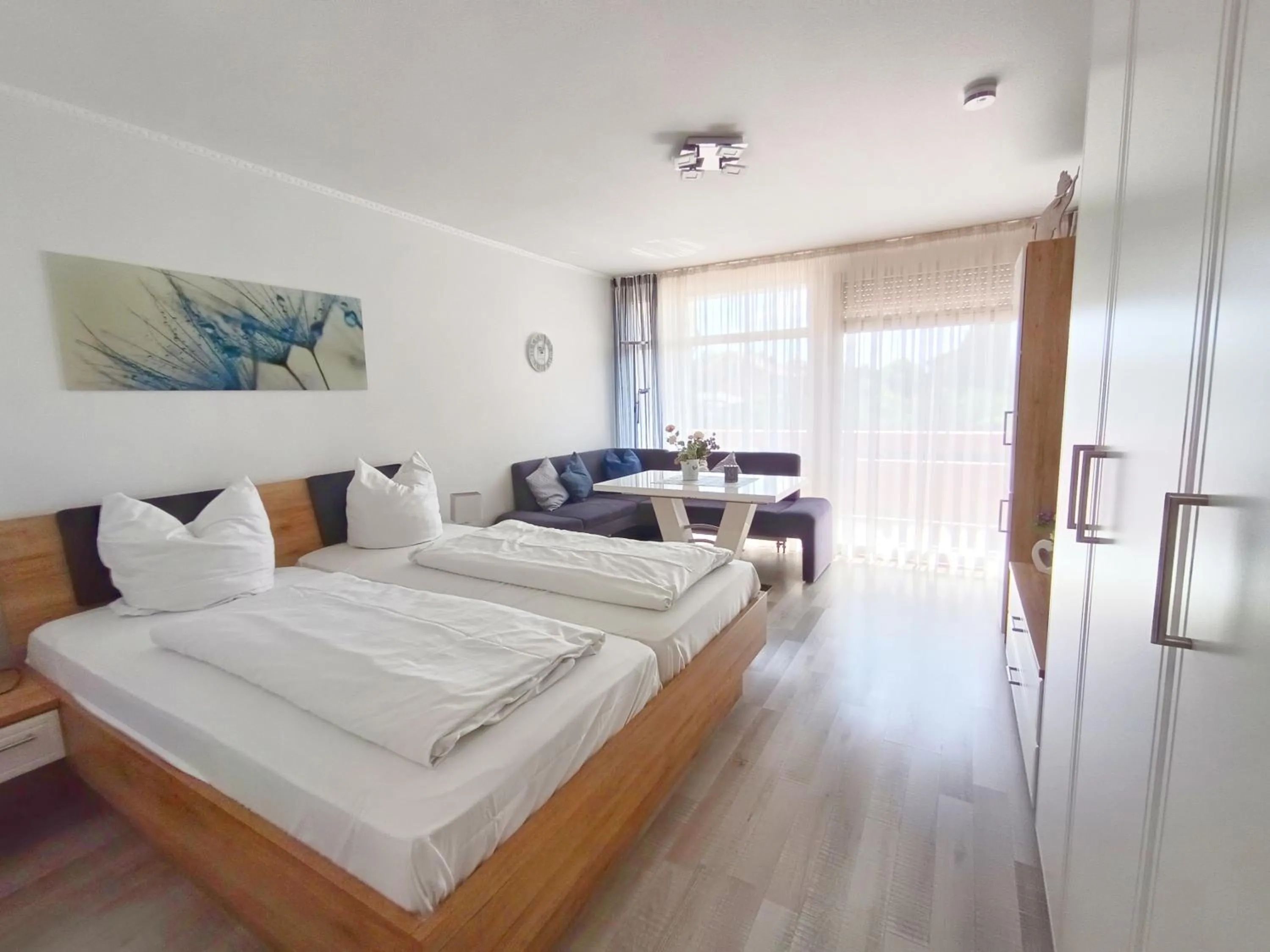 Photo of the whole room, Bed in Appartementhaus Nürnberg