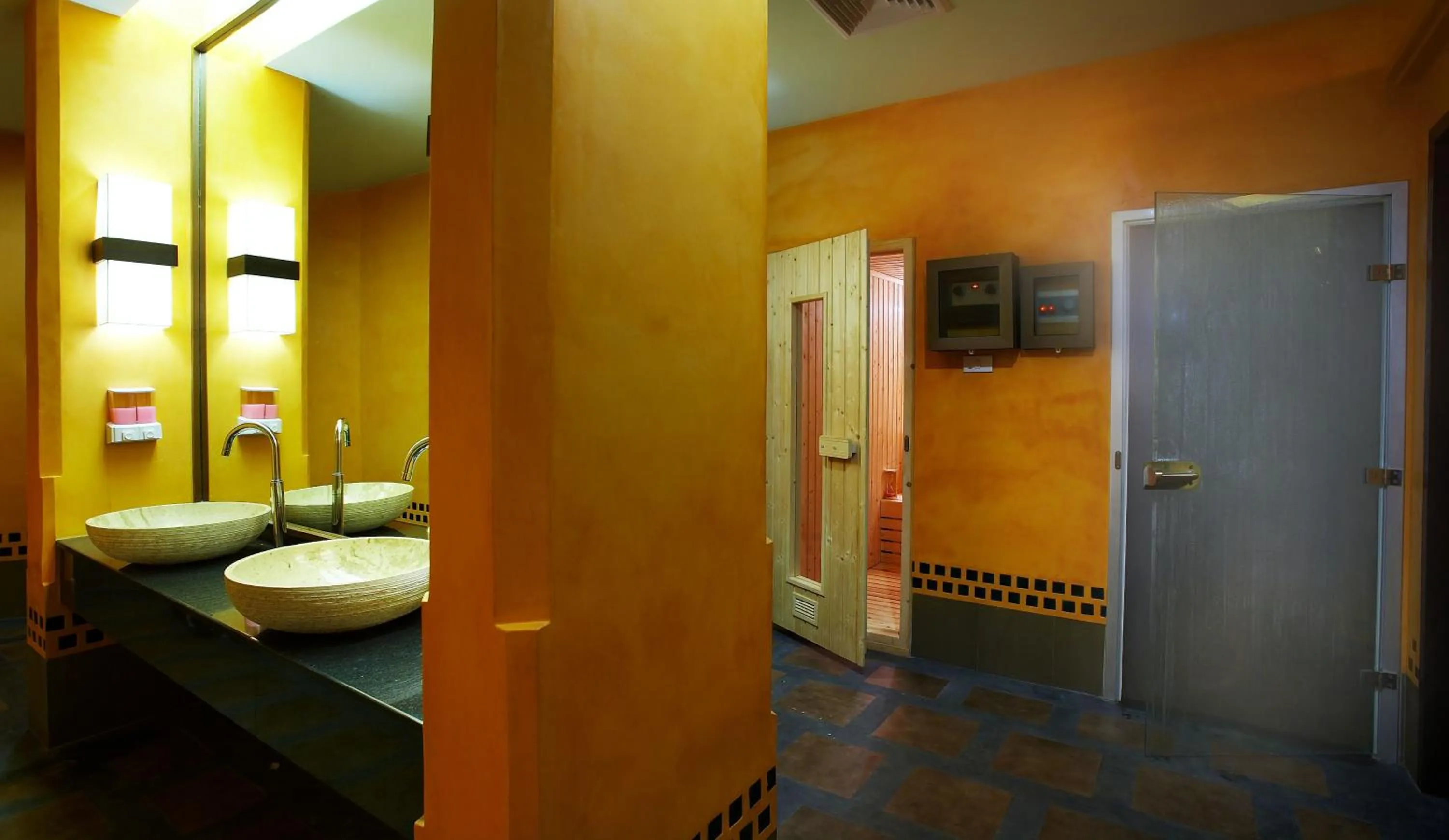 Fitness centre/facilities, Bed in Nora Buri Resort & Spa - SHA Extra Plus