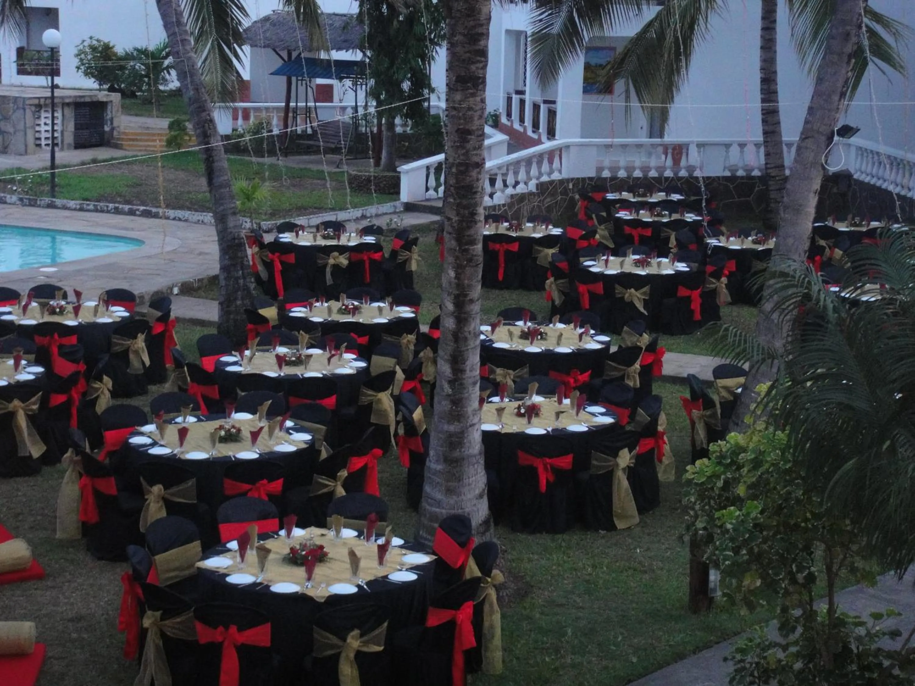 Restaurant/places to eat in Nyali Beach Holiday Resort