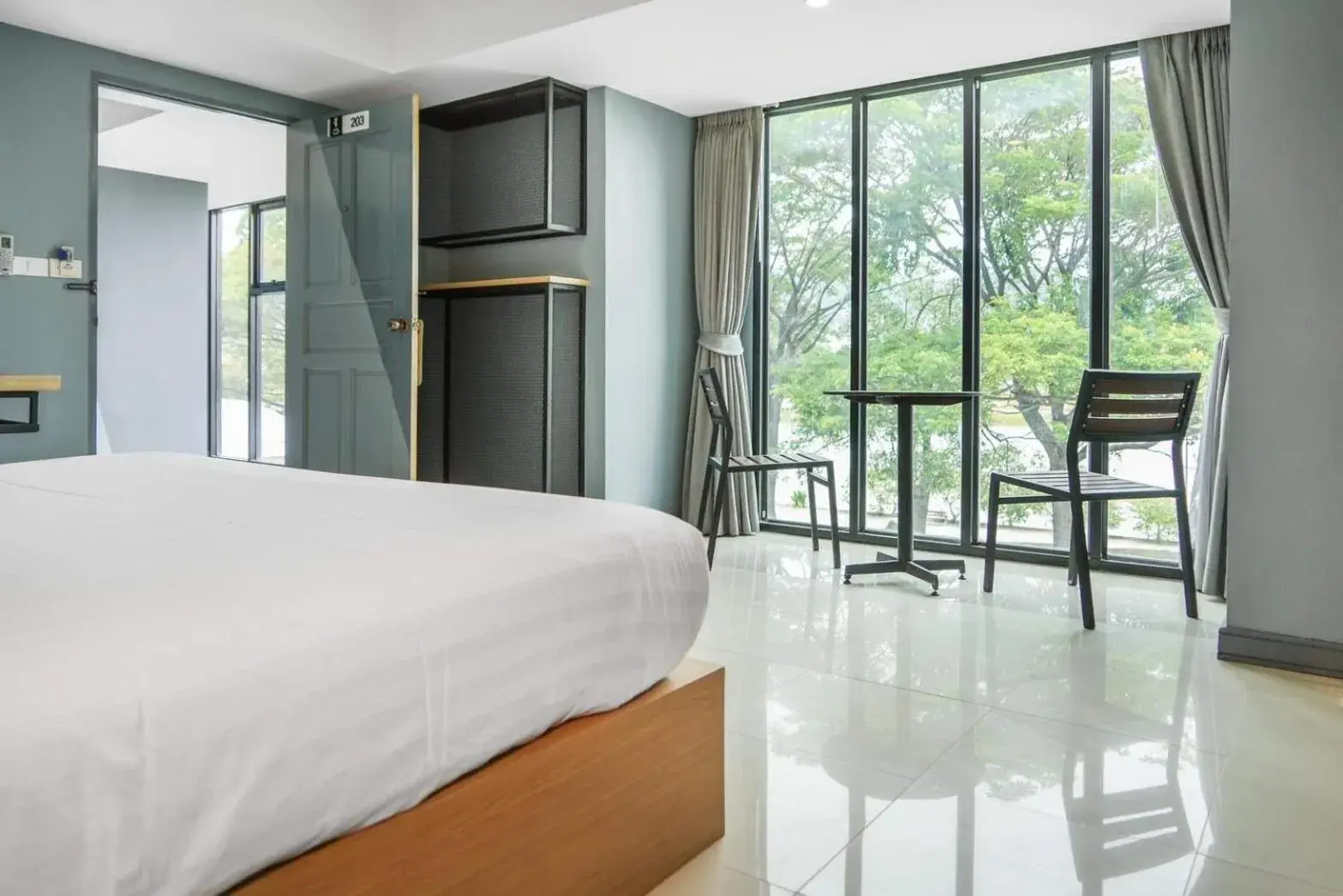 Deluxe Double Room with Lake View in Nora LakeView Deluxe Double Room with Lake View in Nora LakeView