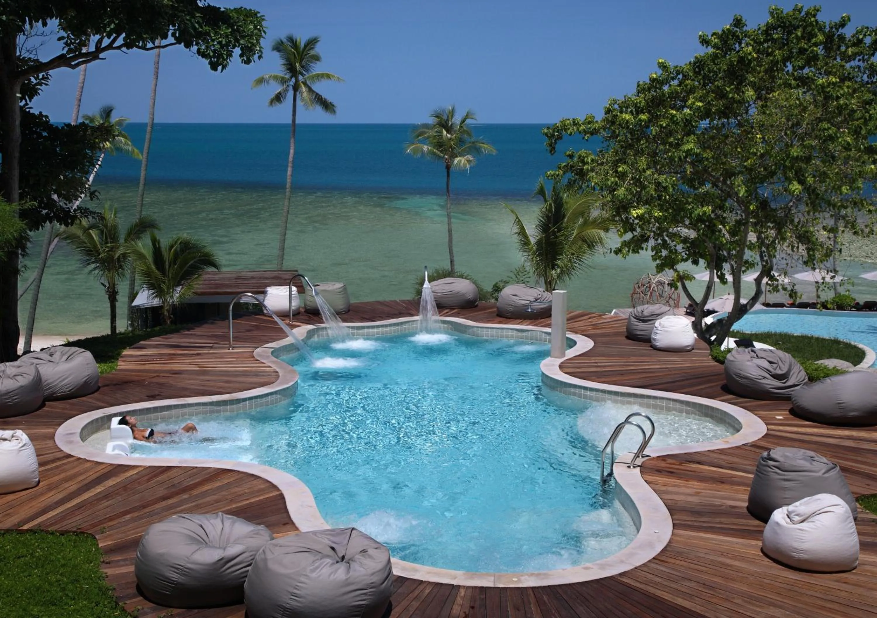 Day in ShaSa Resort - Luxury Beachfront Suites