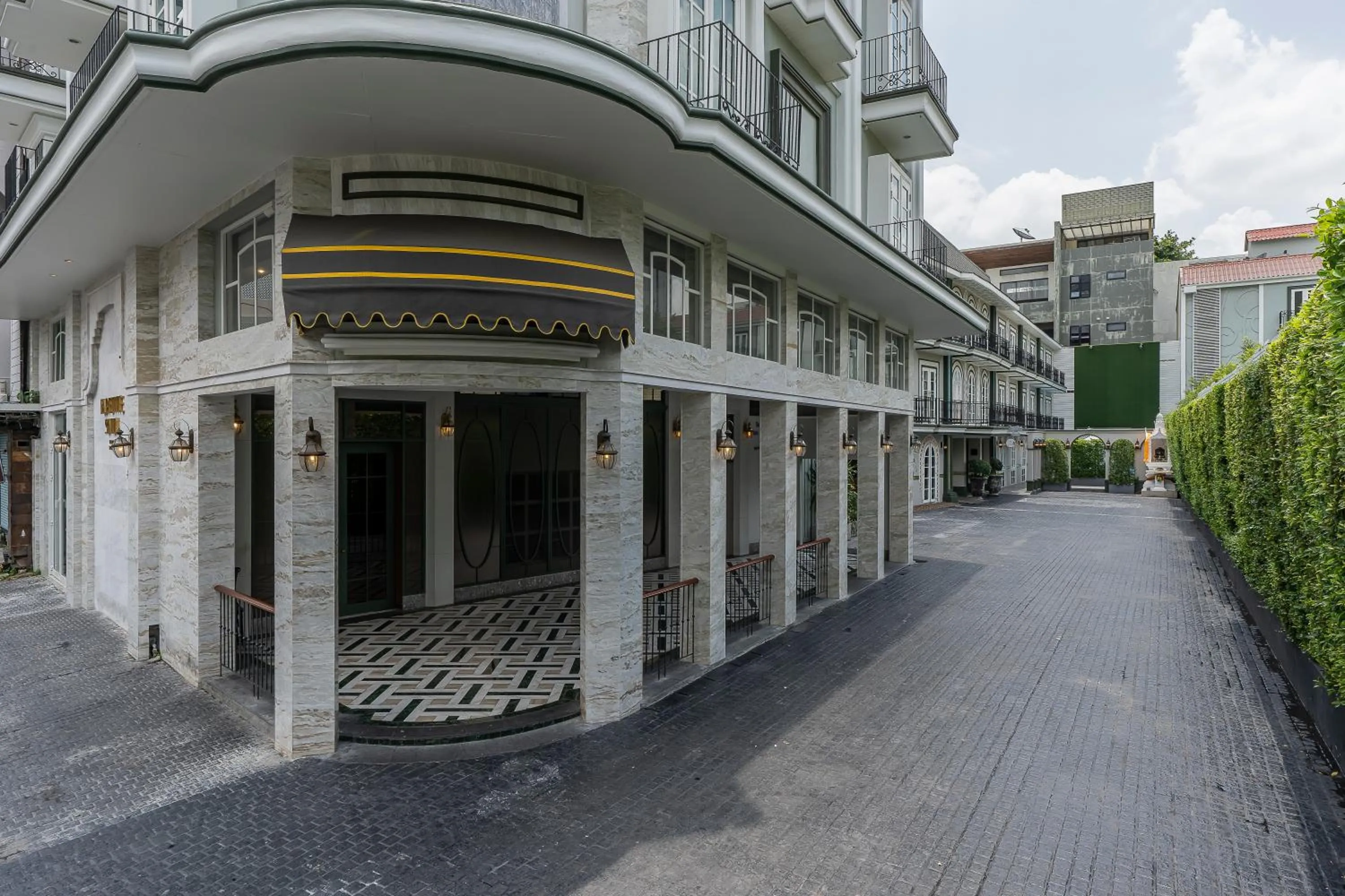 Property building in La Petite Salil Sukhumvit Thonglor 1