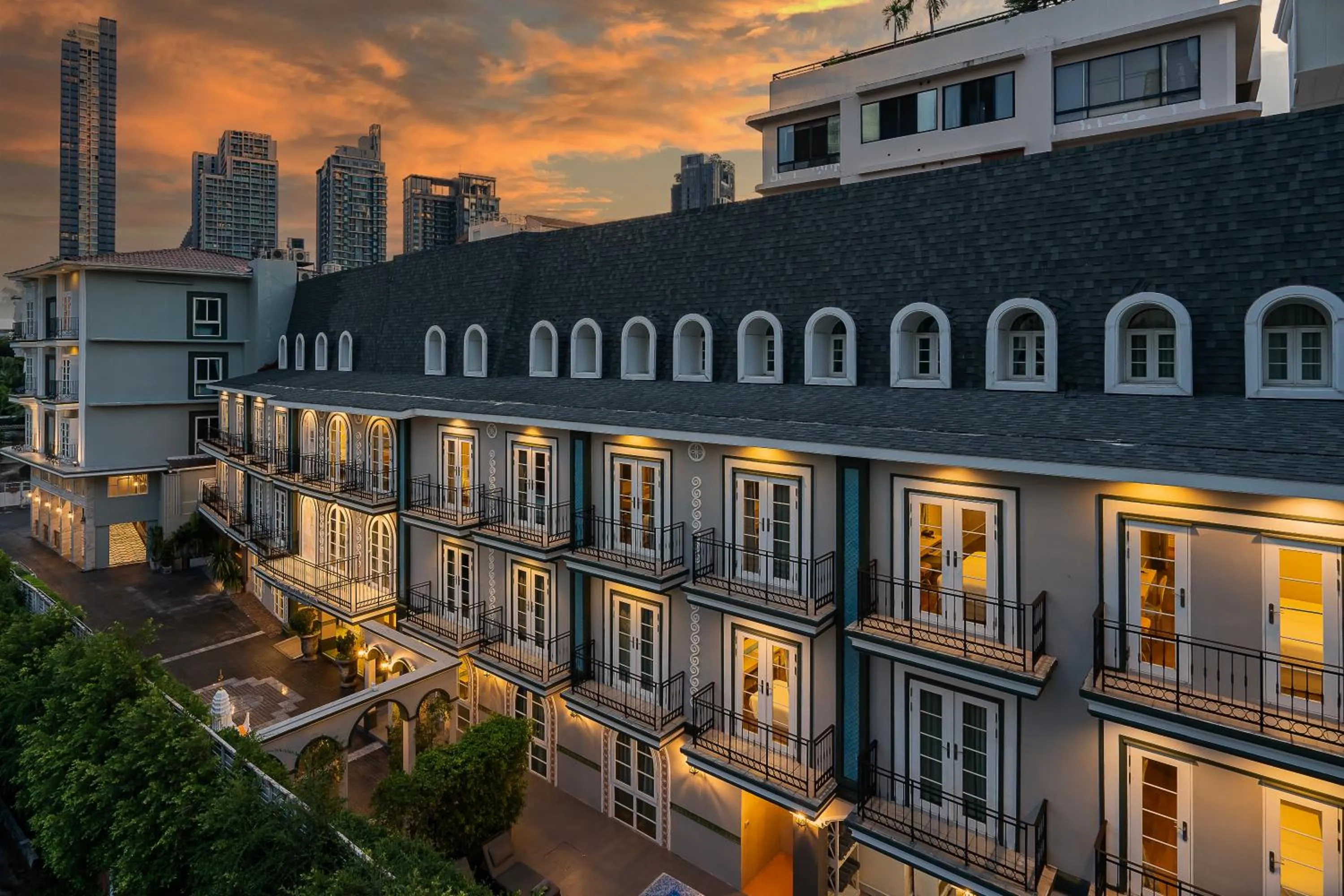 Property building in La Petite Salil Sukhumvit Thonglor 1