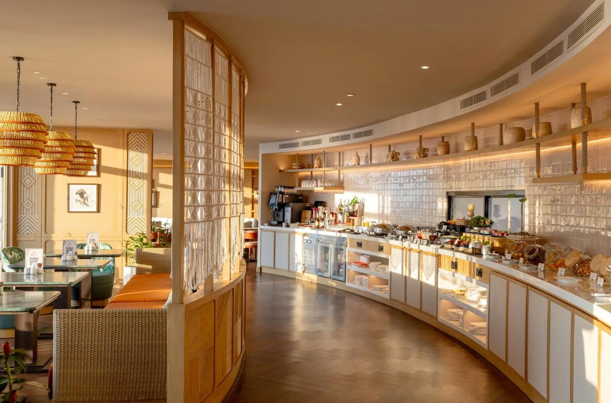 Lounge or bar in Centara Grand Mirage Beach Resort Pattaya