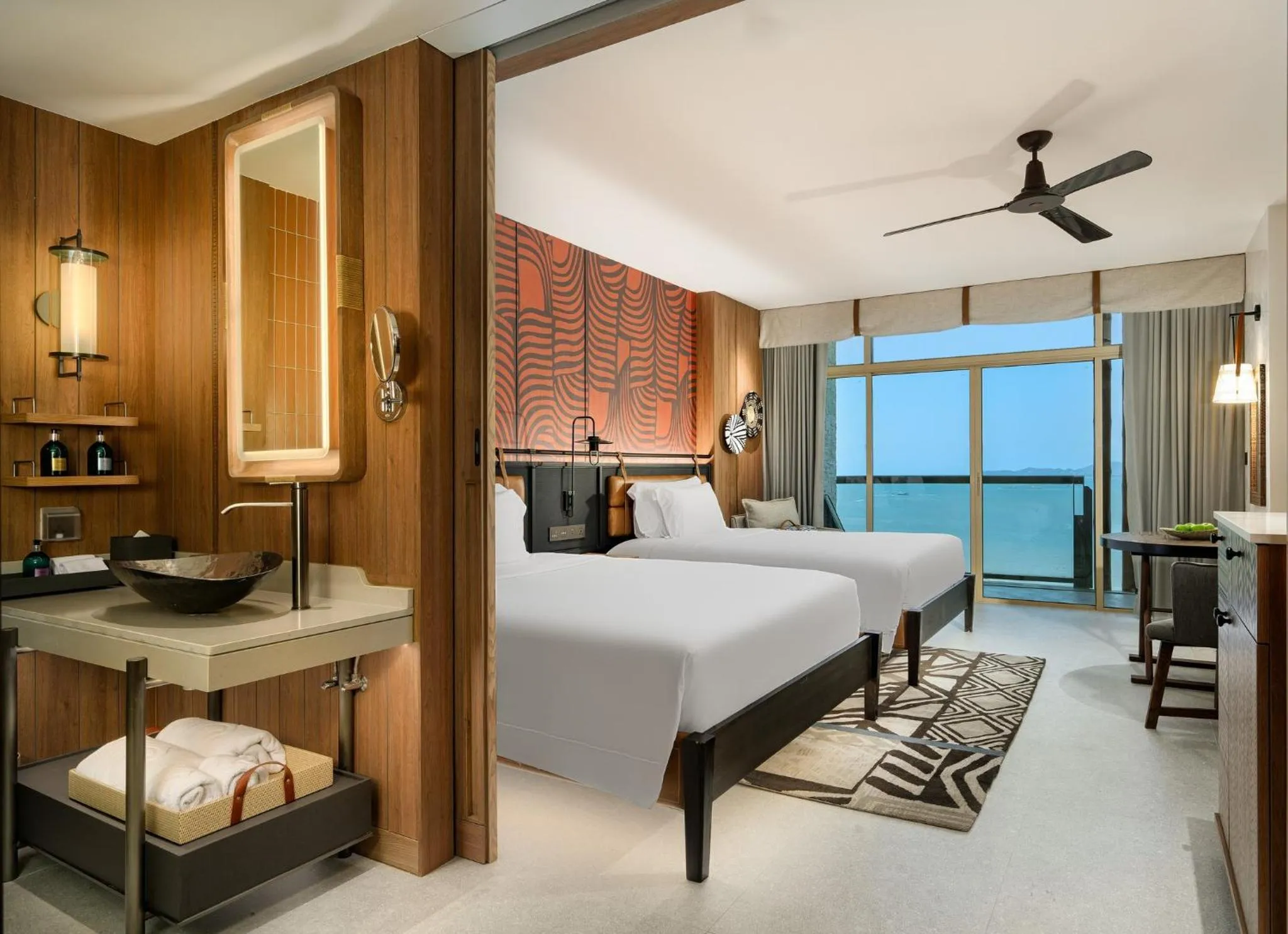 Bedroom, Bed in Centara Grand Mirage Beach Resort Pattaya